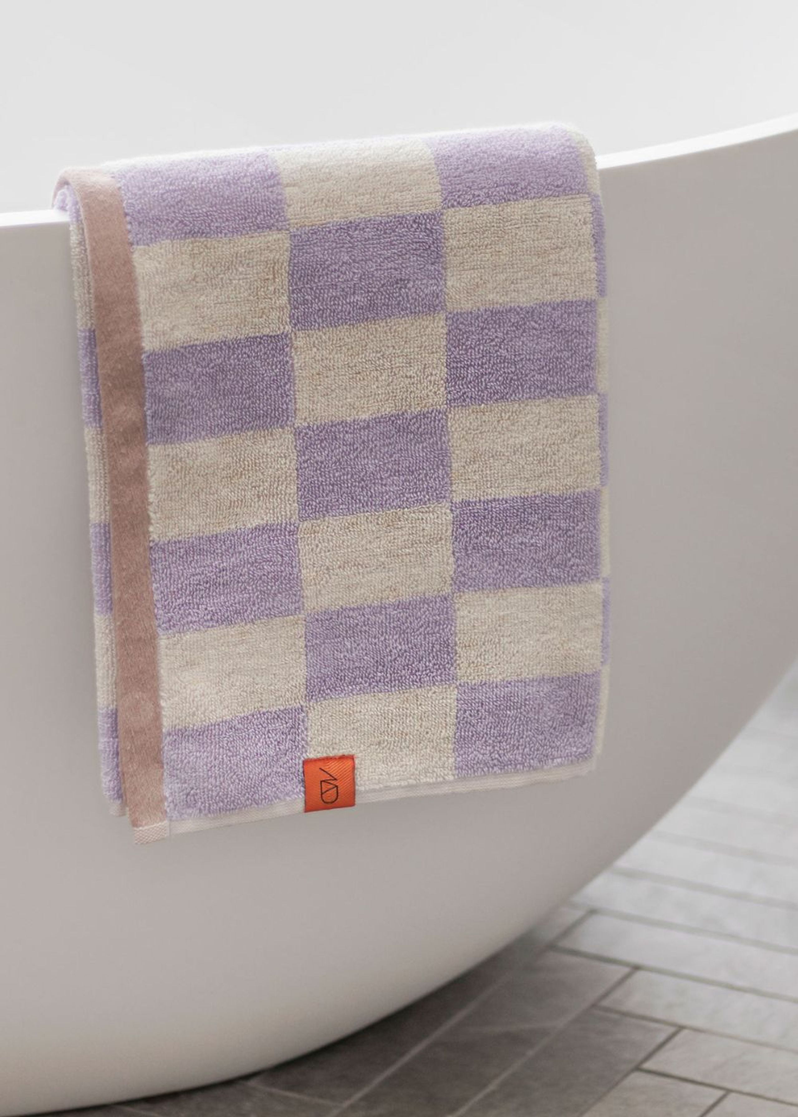 Mette Ditmer - Towel - RETRO Bath Towel - Lilac