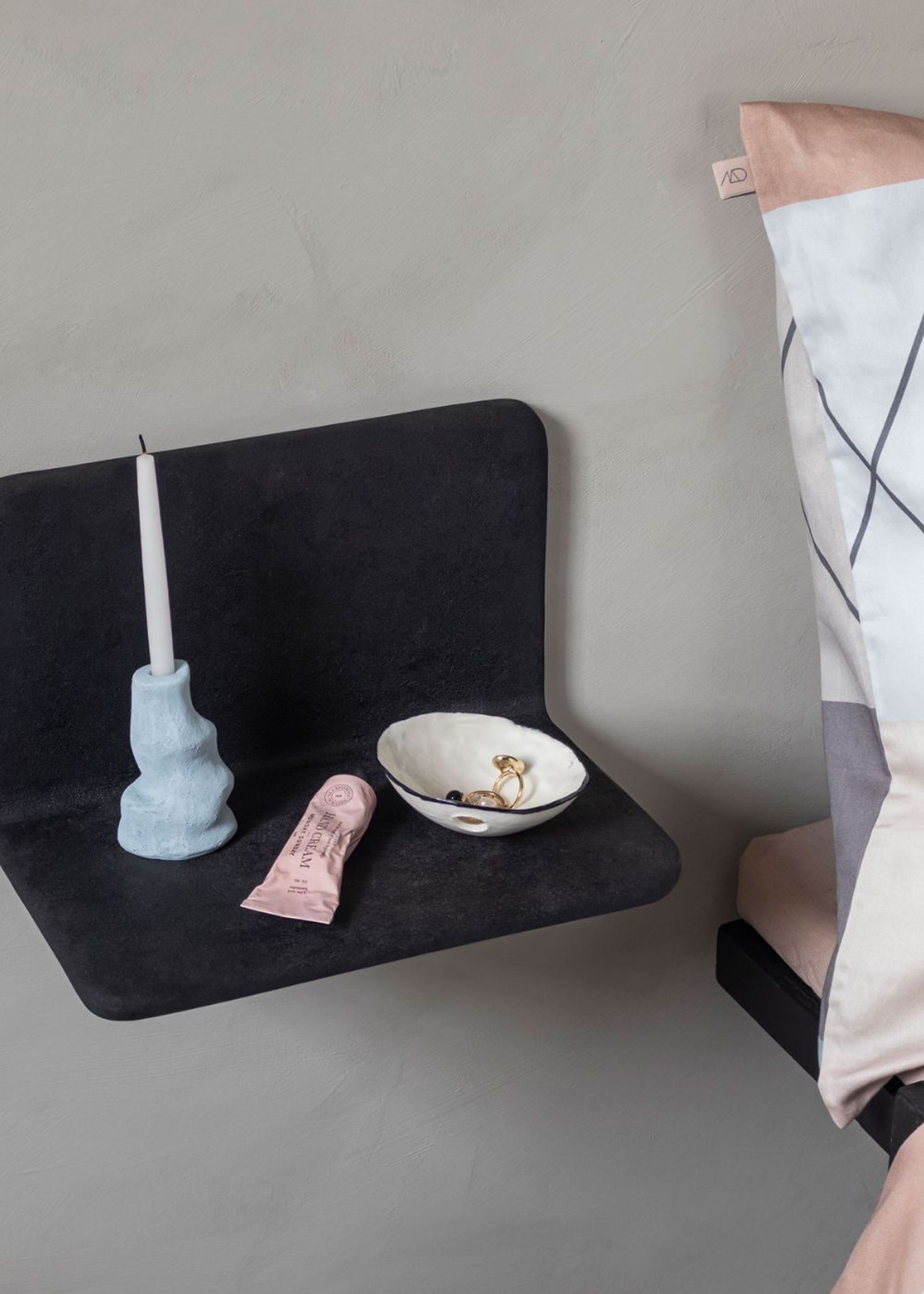 Mette Ditmer - Regalbrett - ART STUDIO Side Shelf - Black