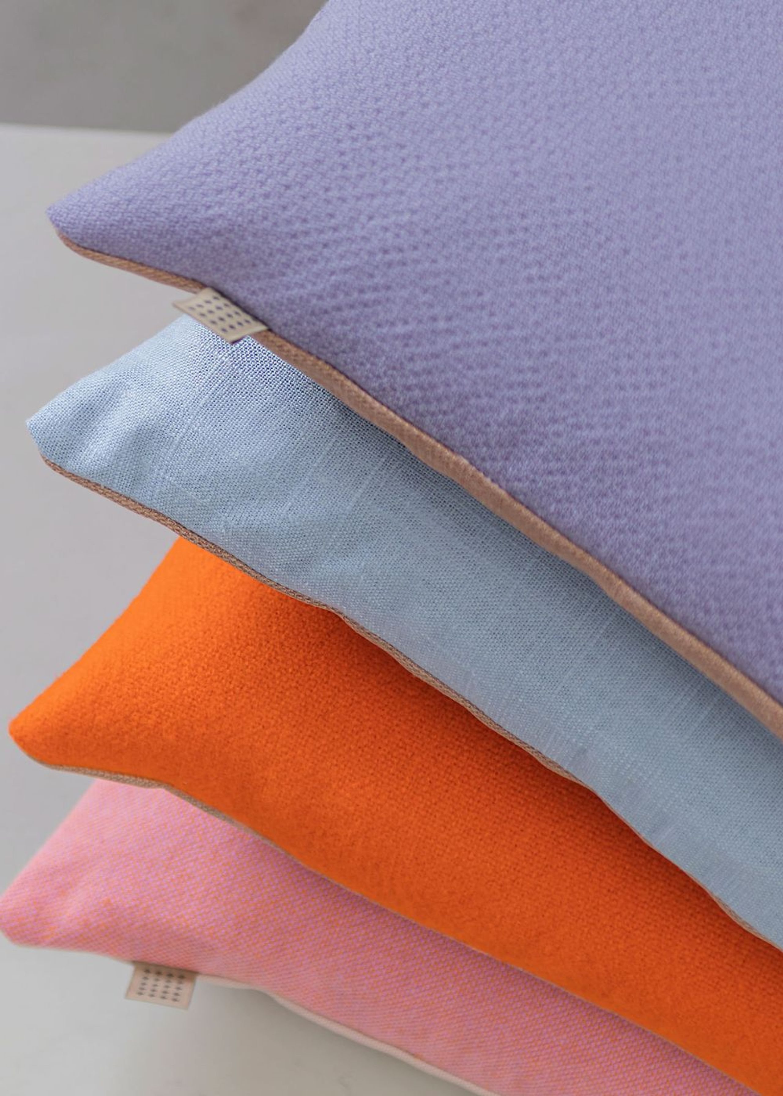 Mette Ditmer - Kissen - SPECTRUM Cushion - Yellow/Rose