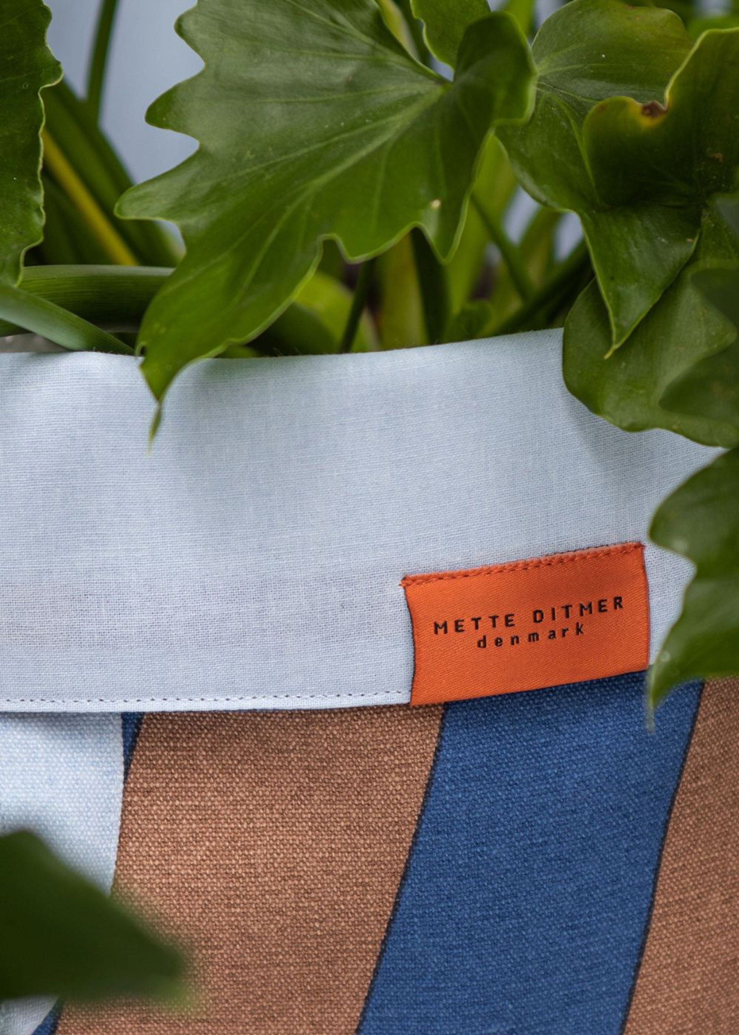 Mette Ditmer - Vasketøjskurv - NOVA ARTE Laundry Bag - Cobalt / Blush