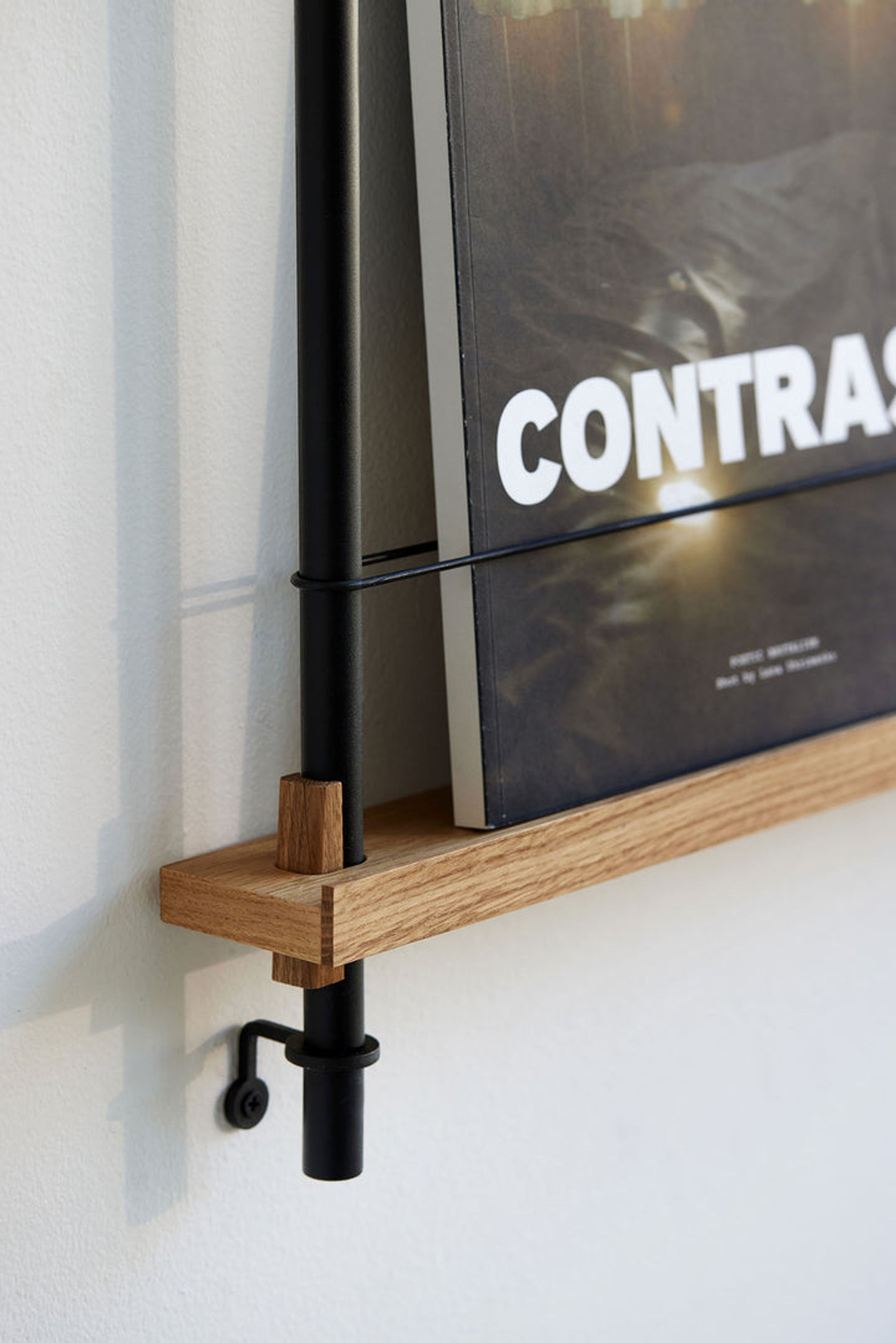 MOEBE - Zeitschriftenhalter - Magazine Shelf - - Oak/Deep Blue