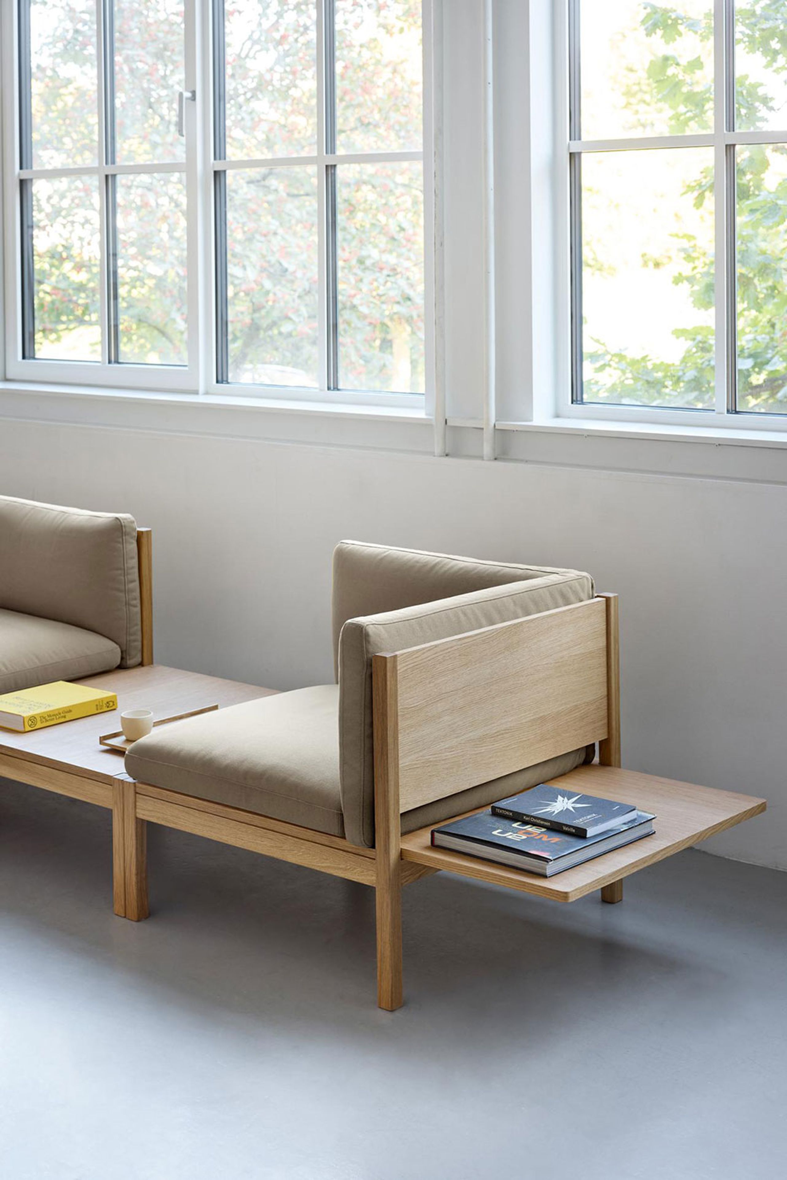 MOEBE - Modulsofa - Mixed Combination B - The MOEBE Modular Sofa - Autumn 101 / Oak