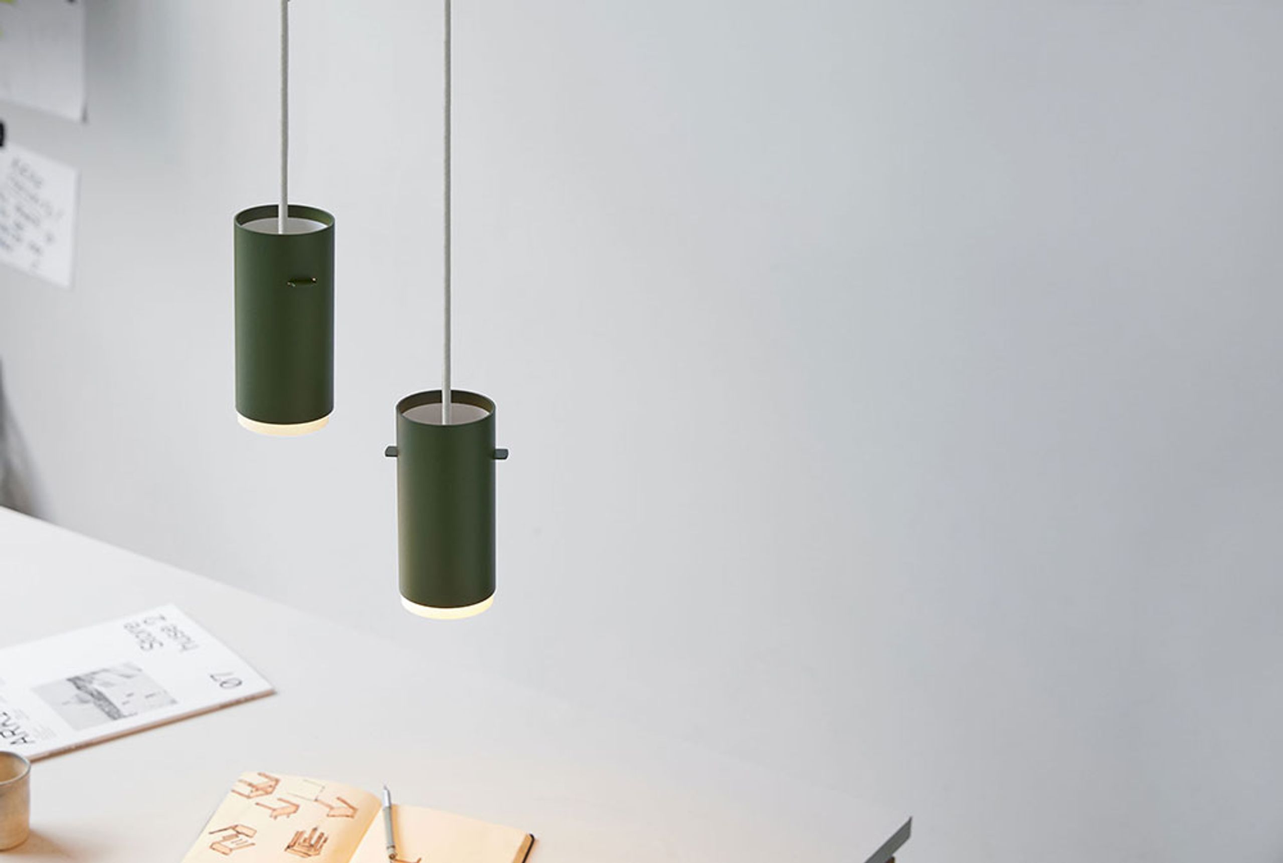 MOEBE - Pendelleuchte - Tube Pendant - Small - Pine Green