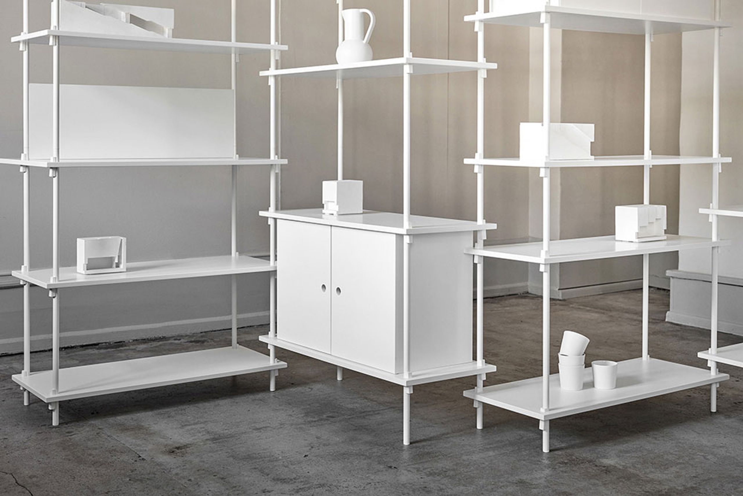 MOEBE - Reol - Shelving system - S.115.1.B - Røget Egetræ / Varm Grå