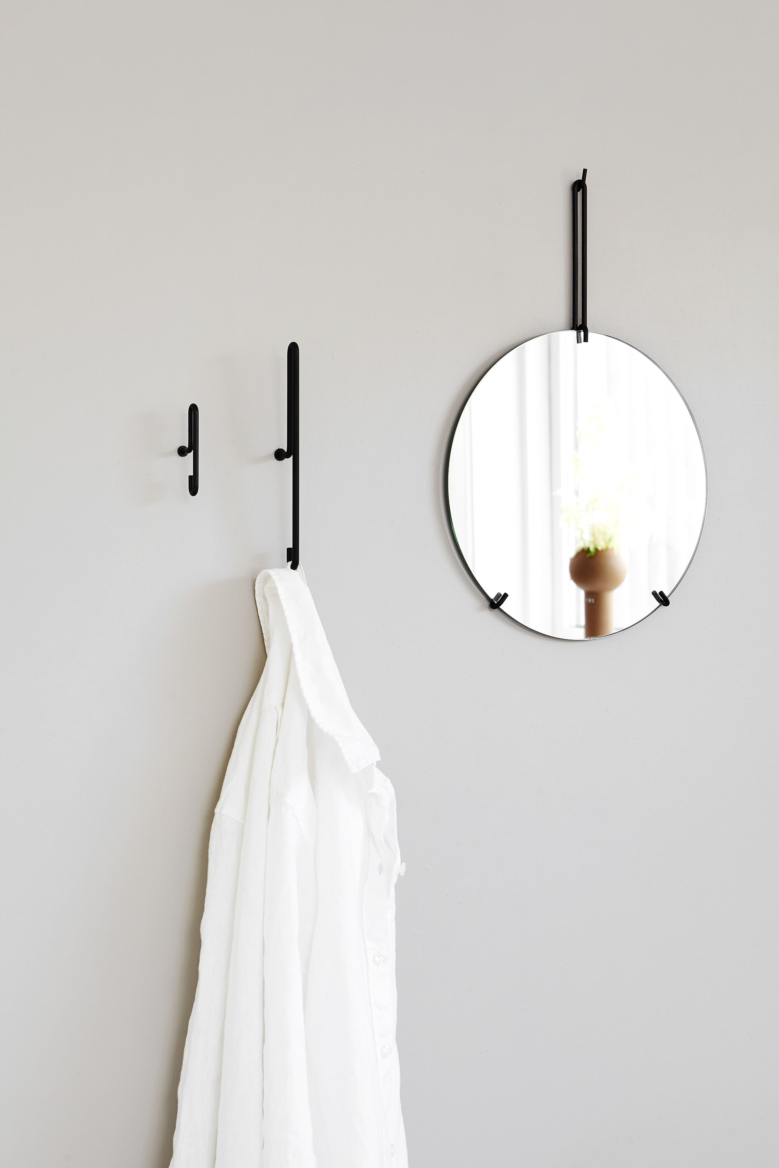 MOEBE - Mirror - Wall Mirror - Ø30 - Black