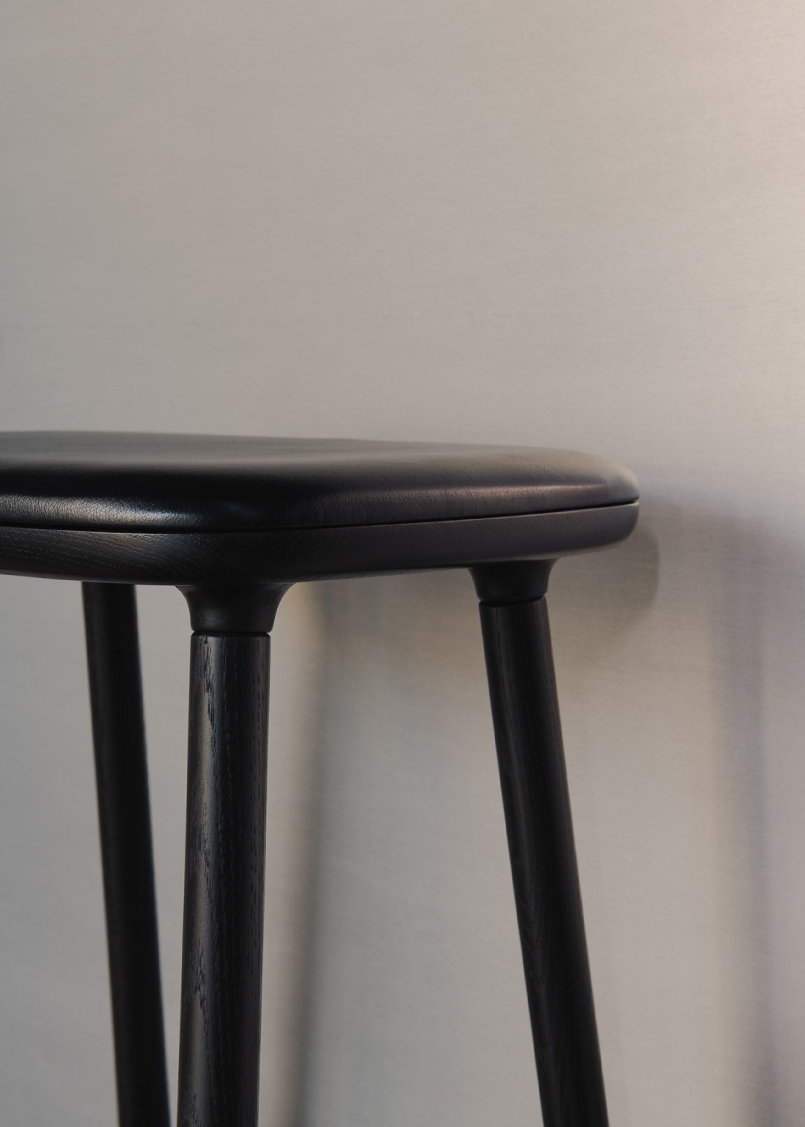Møbel Copenhagen - Banco de bar - Cuba Counter Stool - Oiled Oak / Sand Leather
