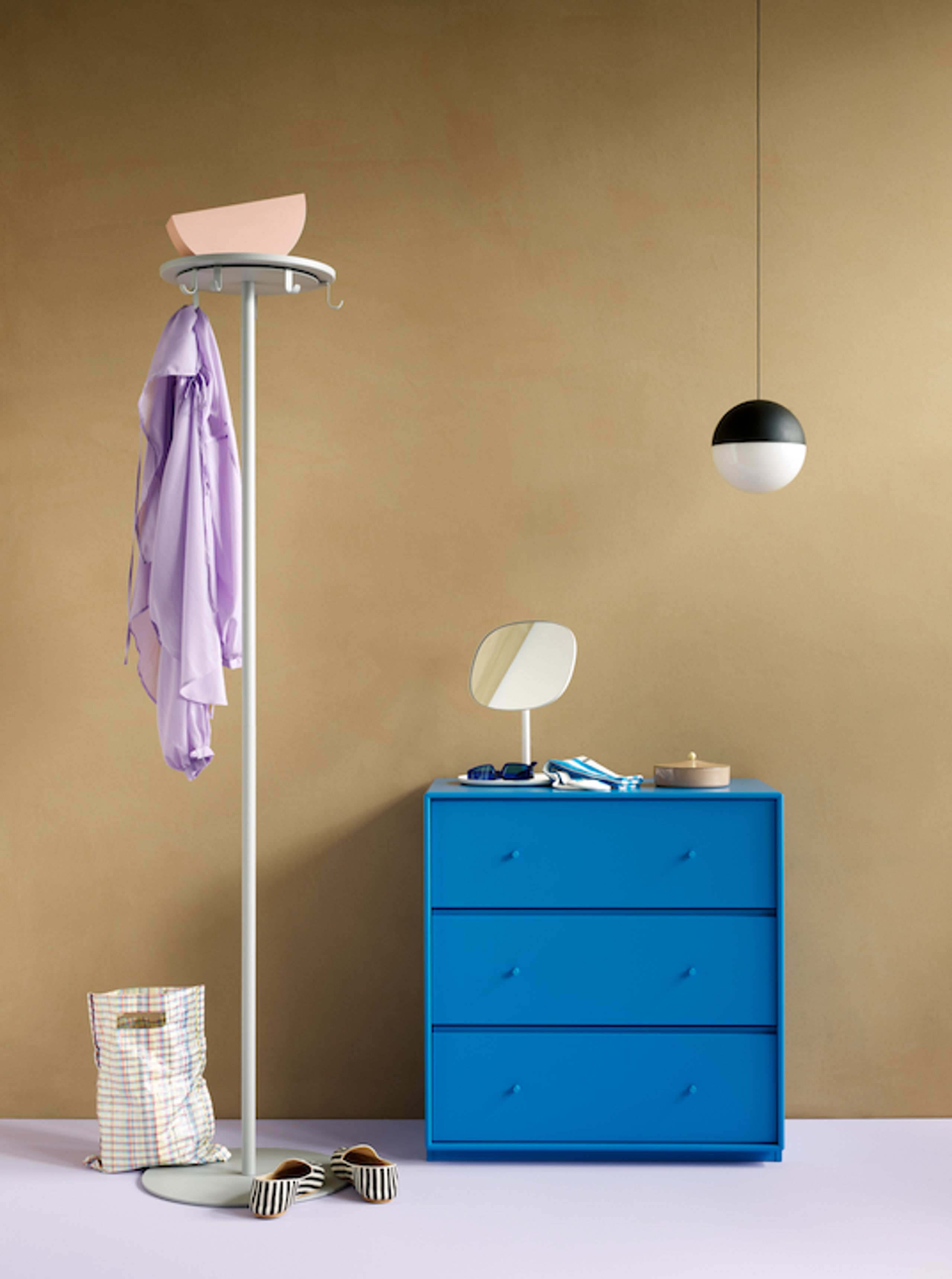 Montana - Dresser - CARRY - With black legs - Oregano