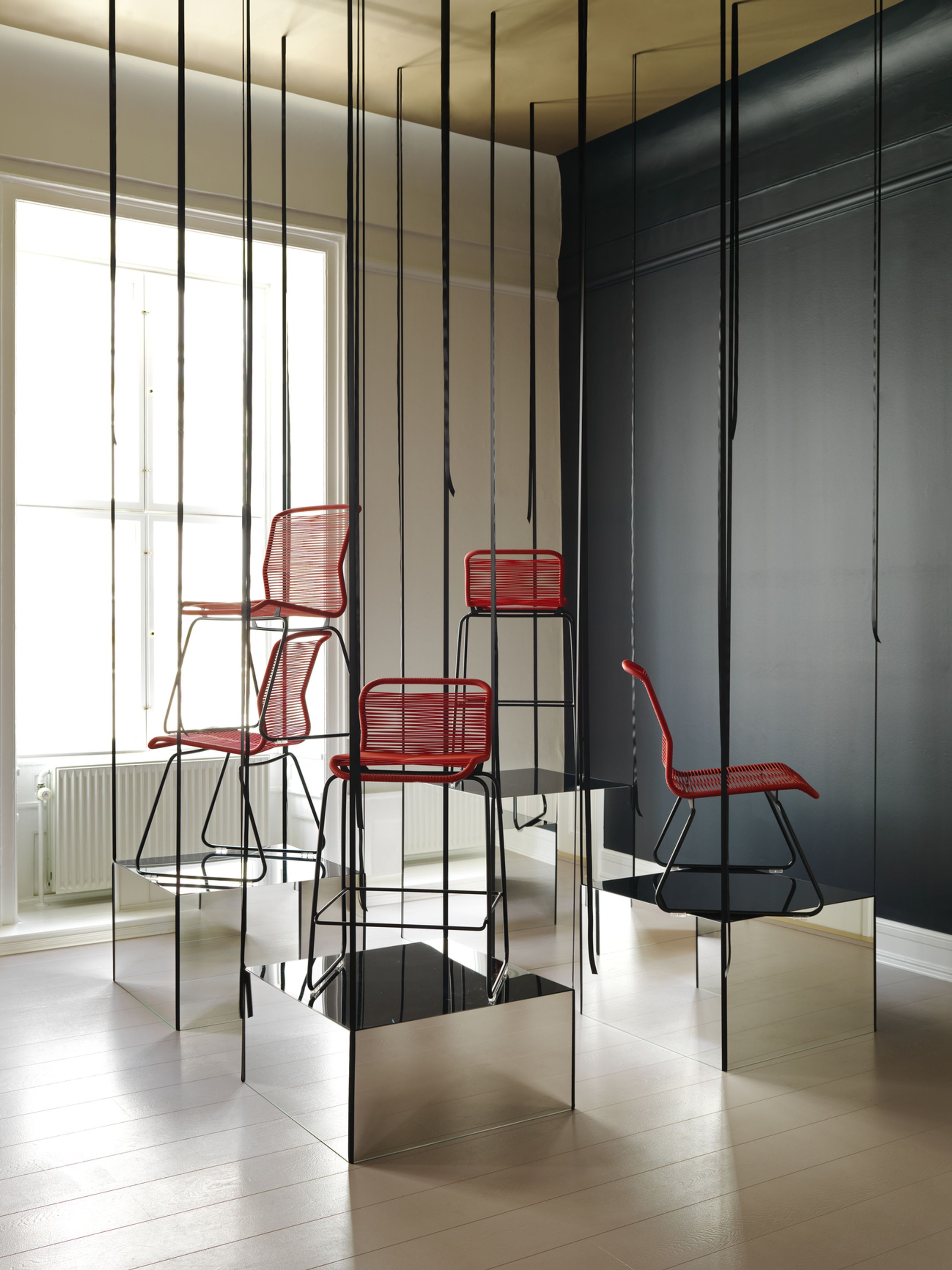 Montana - Lounge chair - Panton One Lounge Chair - Black red / Marcel