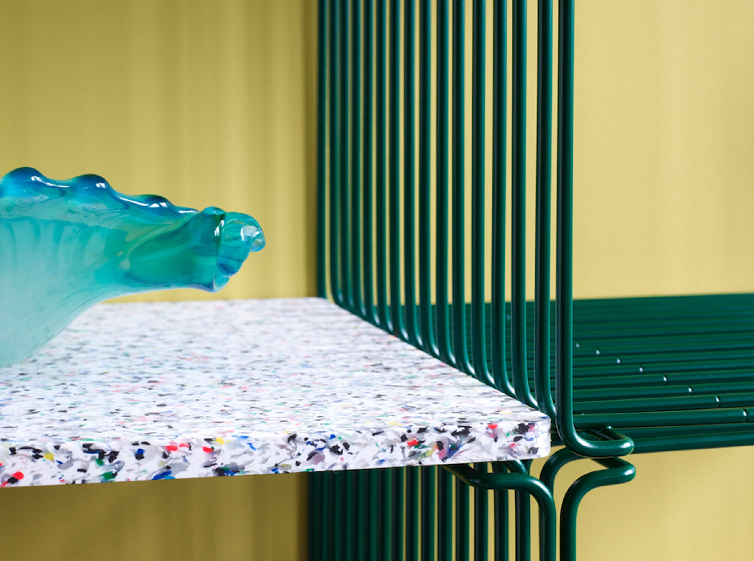 Montana - Display - Panton Wire / Single - Pine - D18.8