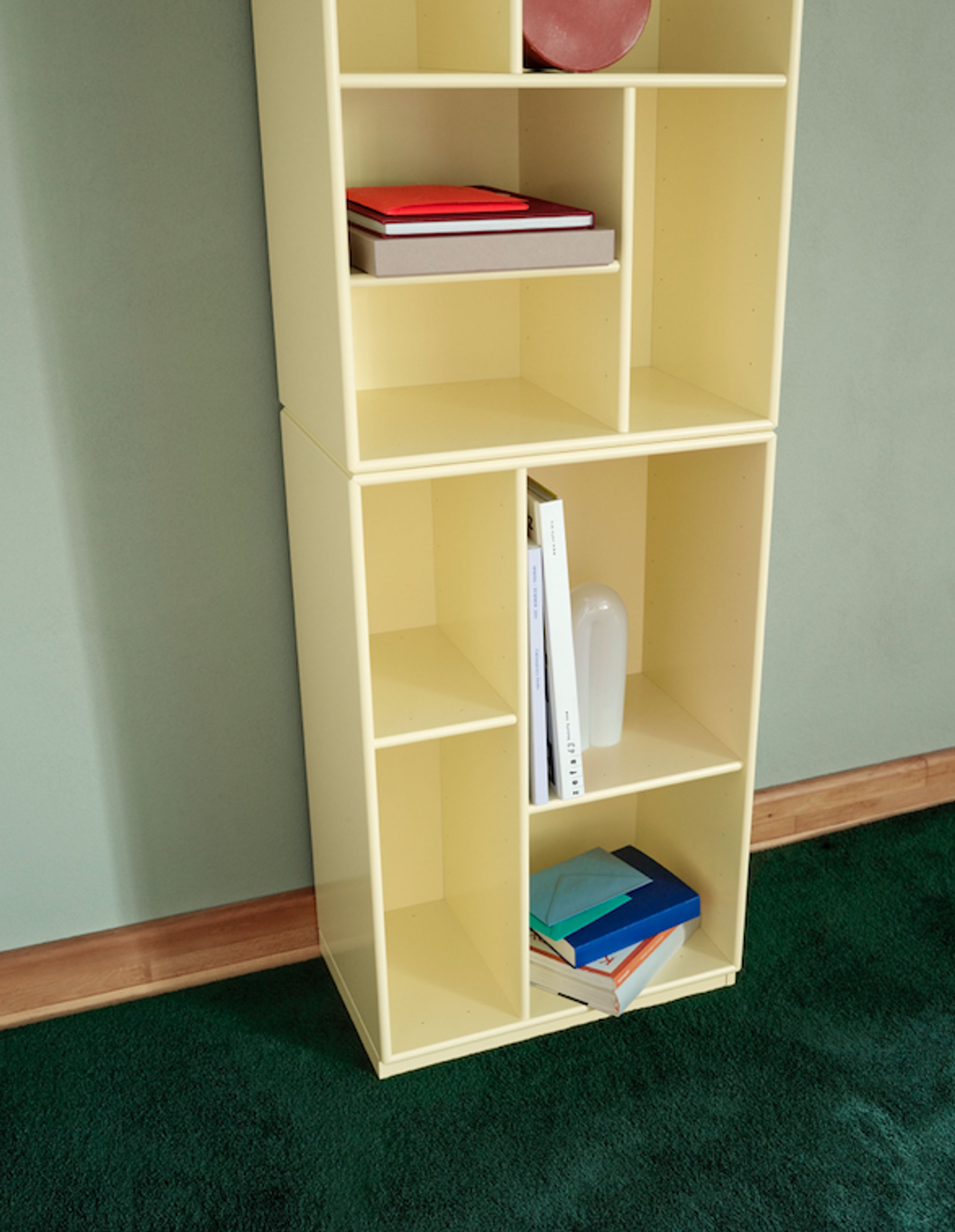 Montana - Display - LOOM - Plinth H3 - New White