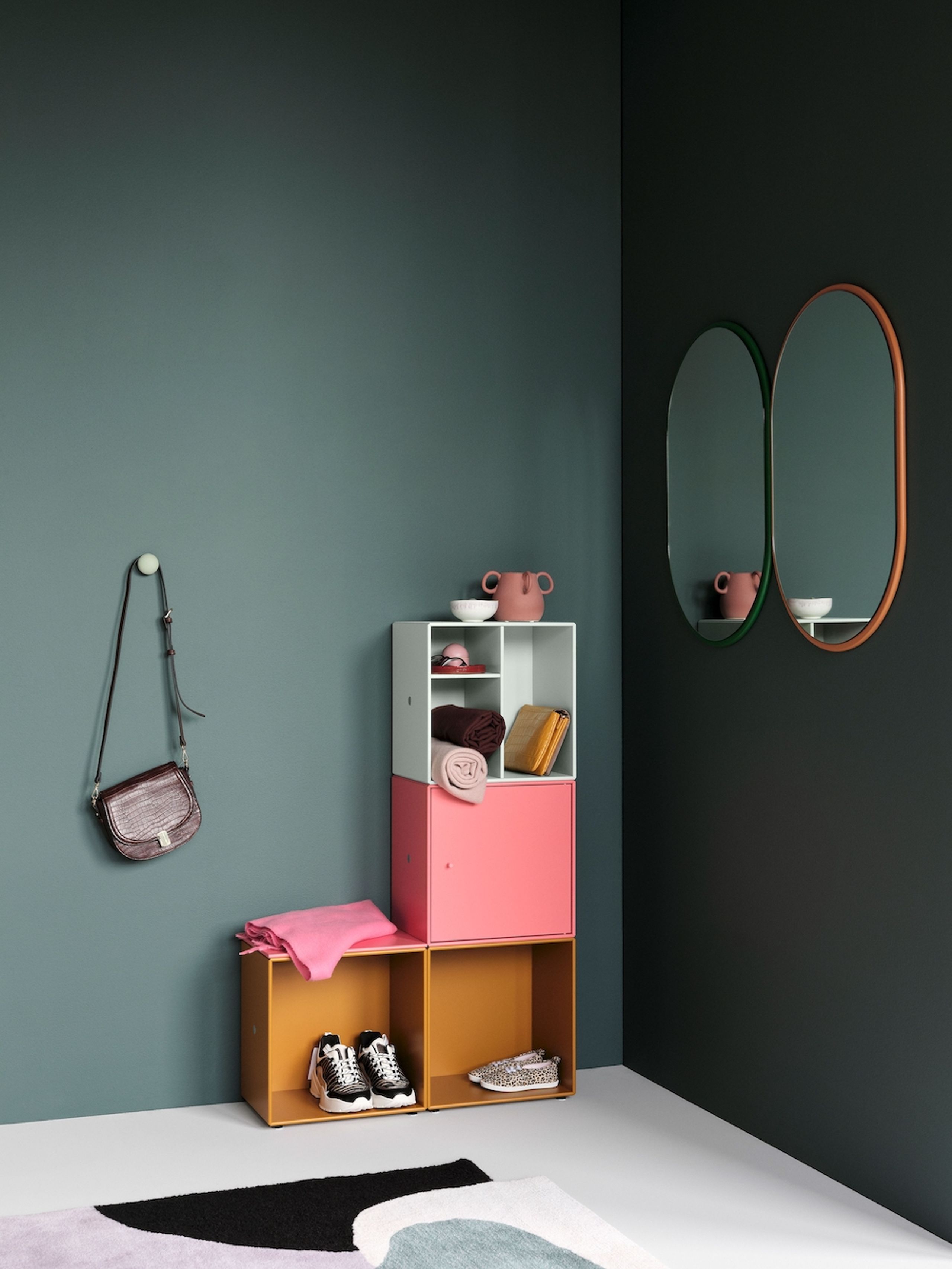 Montana - Display - Montana Mini 2004 - topplade single - New White