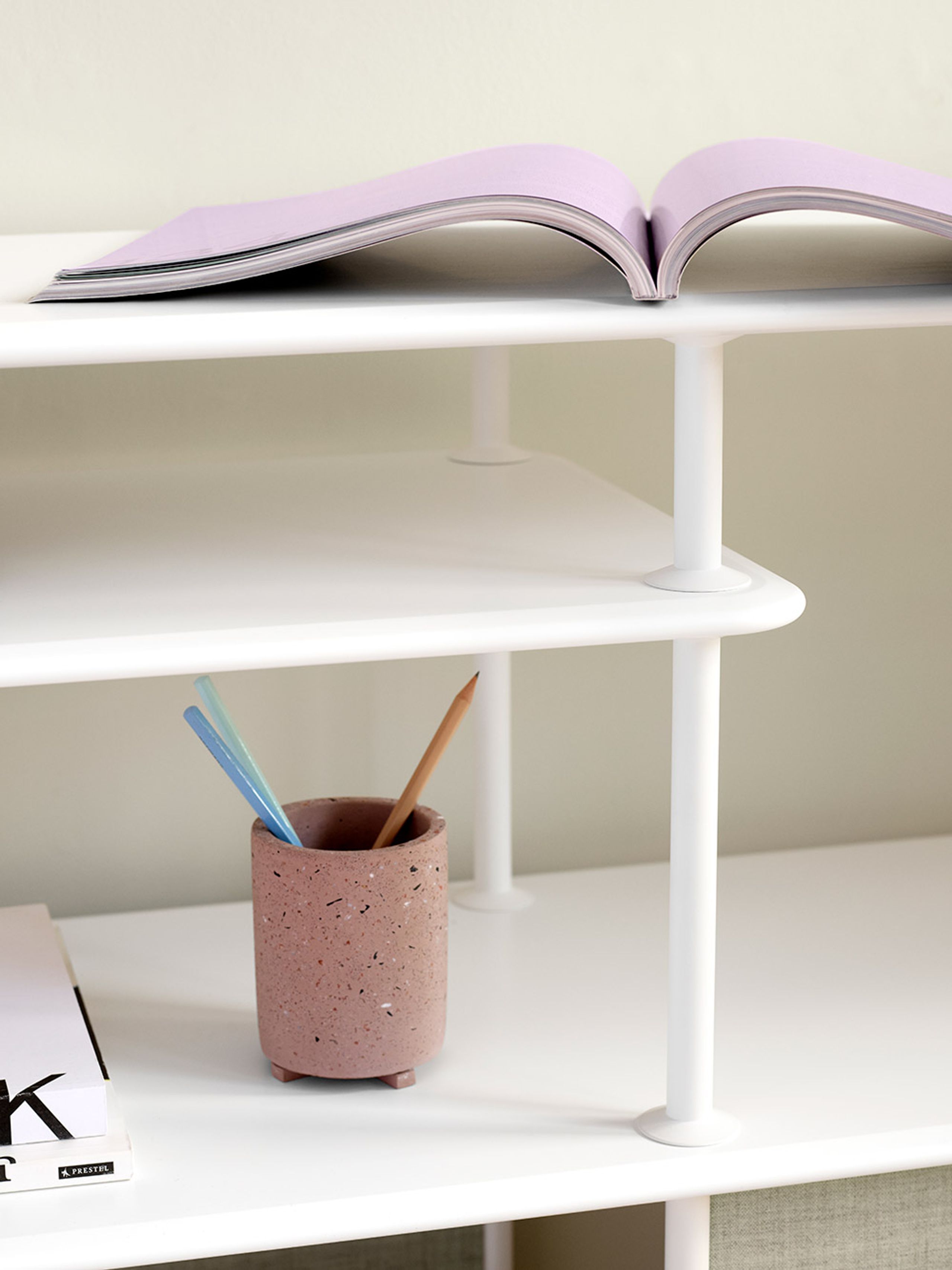 Montana - Display - Montana Free 222000 - New White