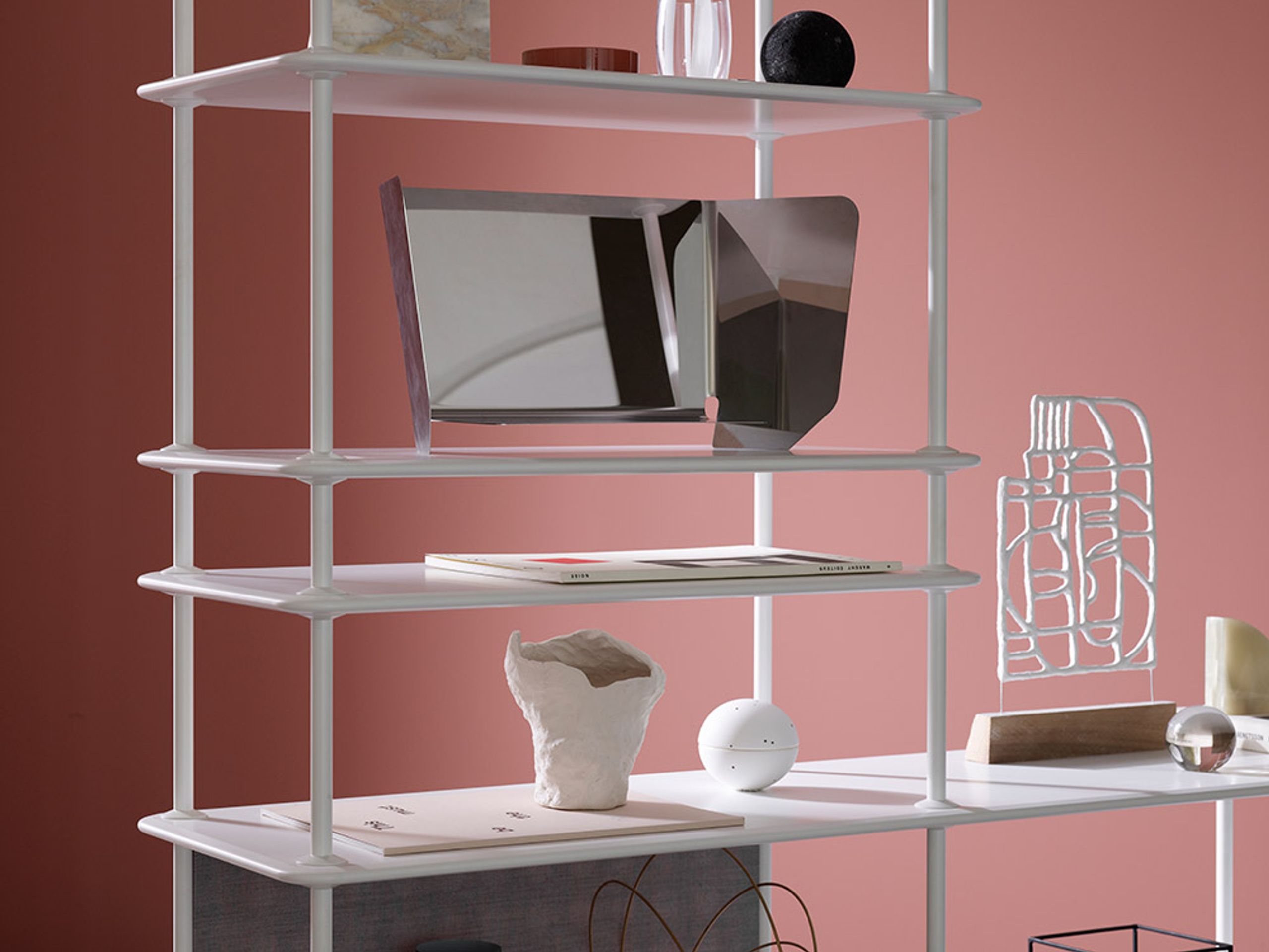 Montana - Display - Montana Free 333000 - New White