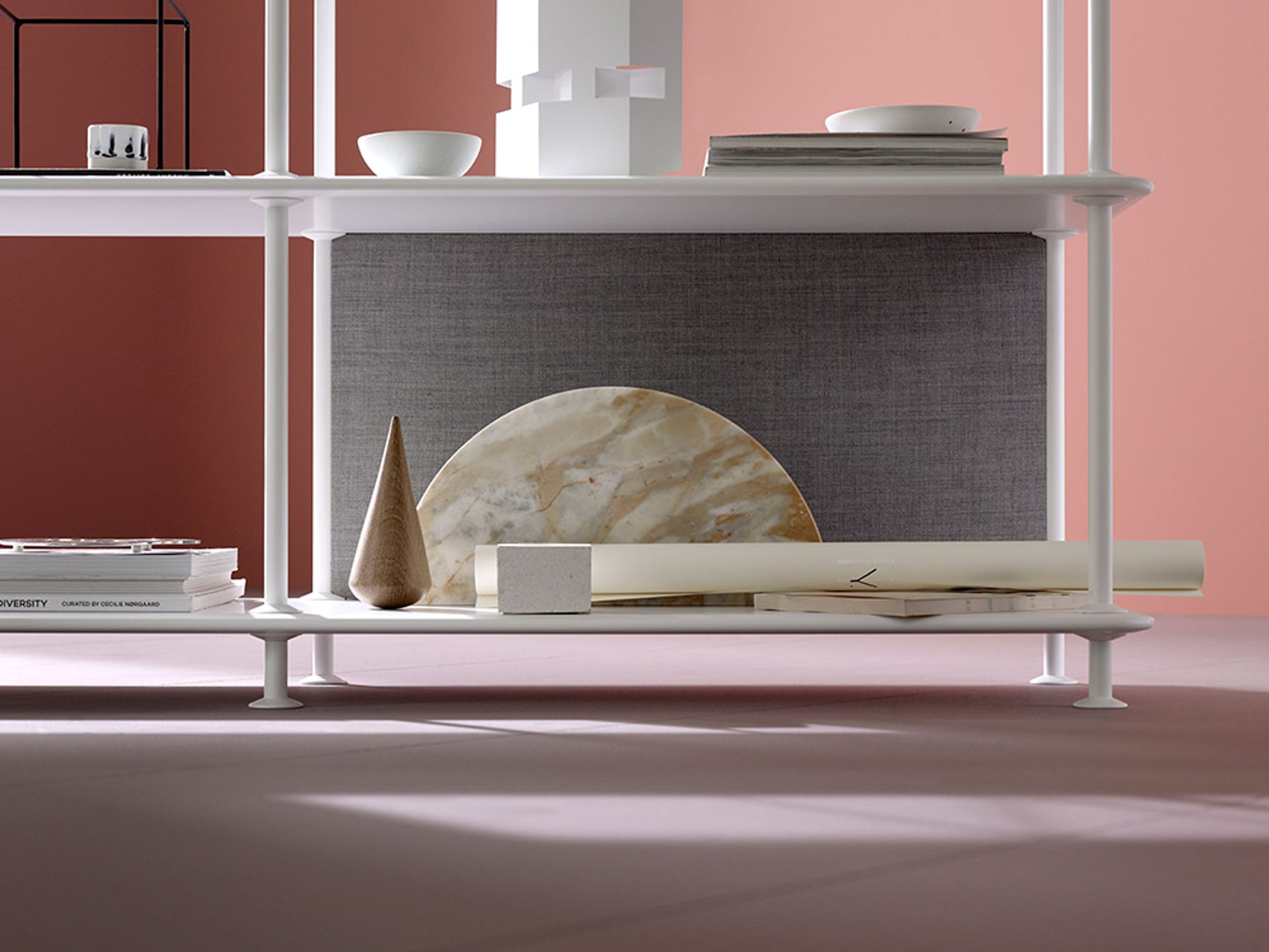 Montana - Display - Montana Free 440000 - New White