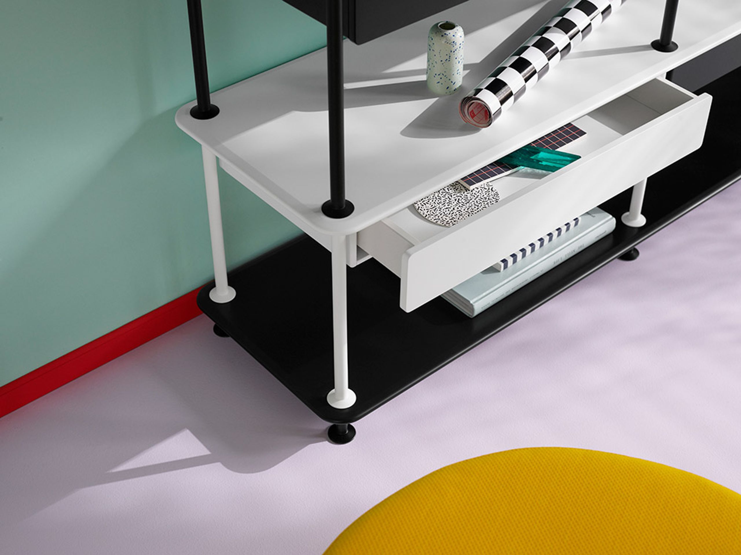 Montana - Display - Montana Free 550000 - New White