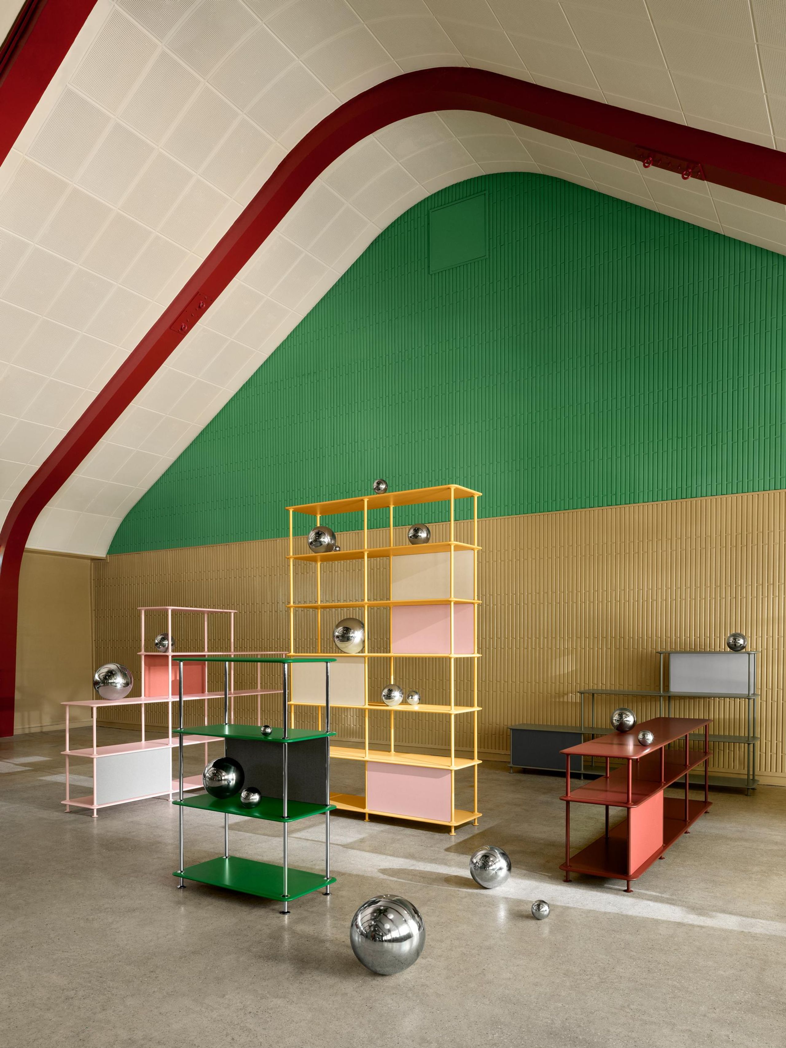 Montana - Regalsystem - Montana Free 321000 - Frame: Ruby - 167 Ruby