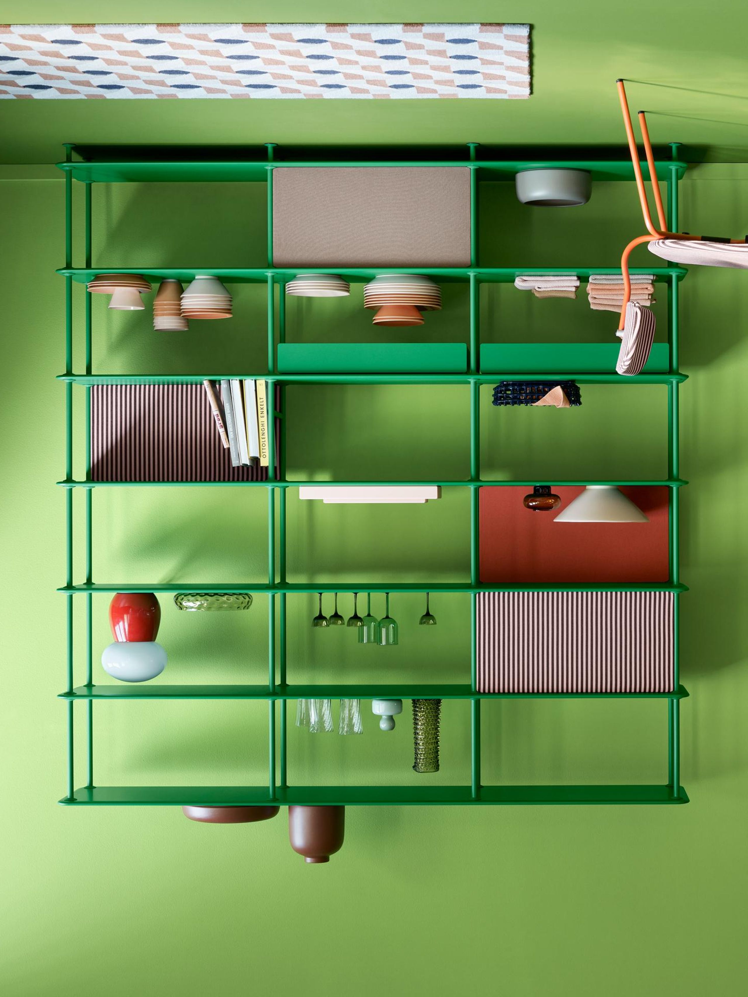 Montana - Shelving system - Montana Free 660000 - Frame: Black - 167-Ruby