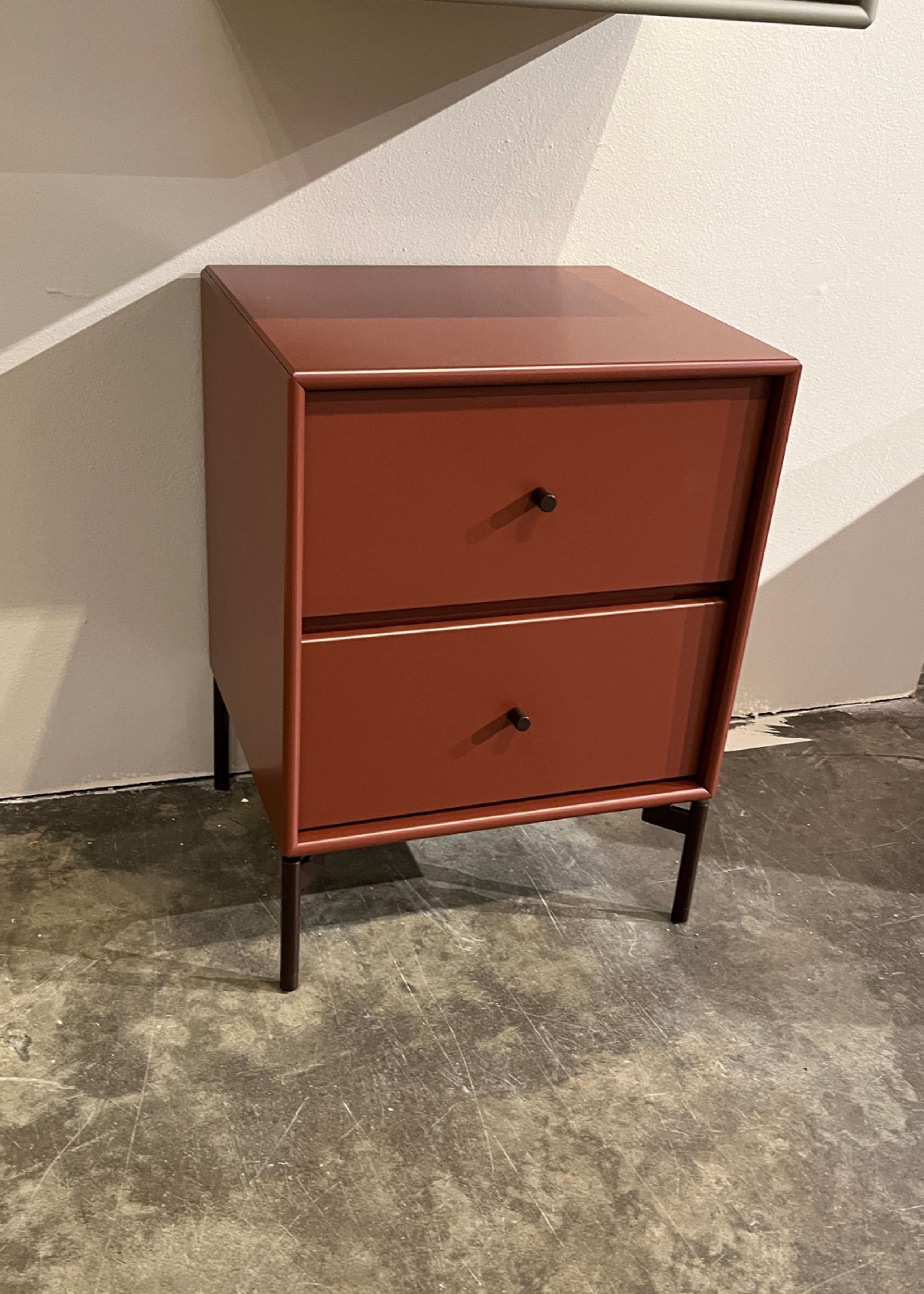 Montana - Table de chevet - Bedside table 6264 Custom Made - Masala/Balsamic Custom