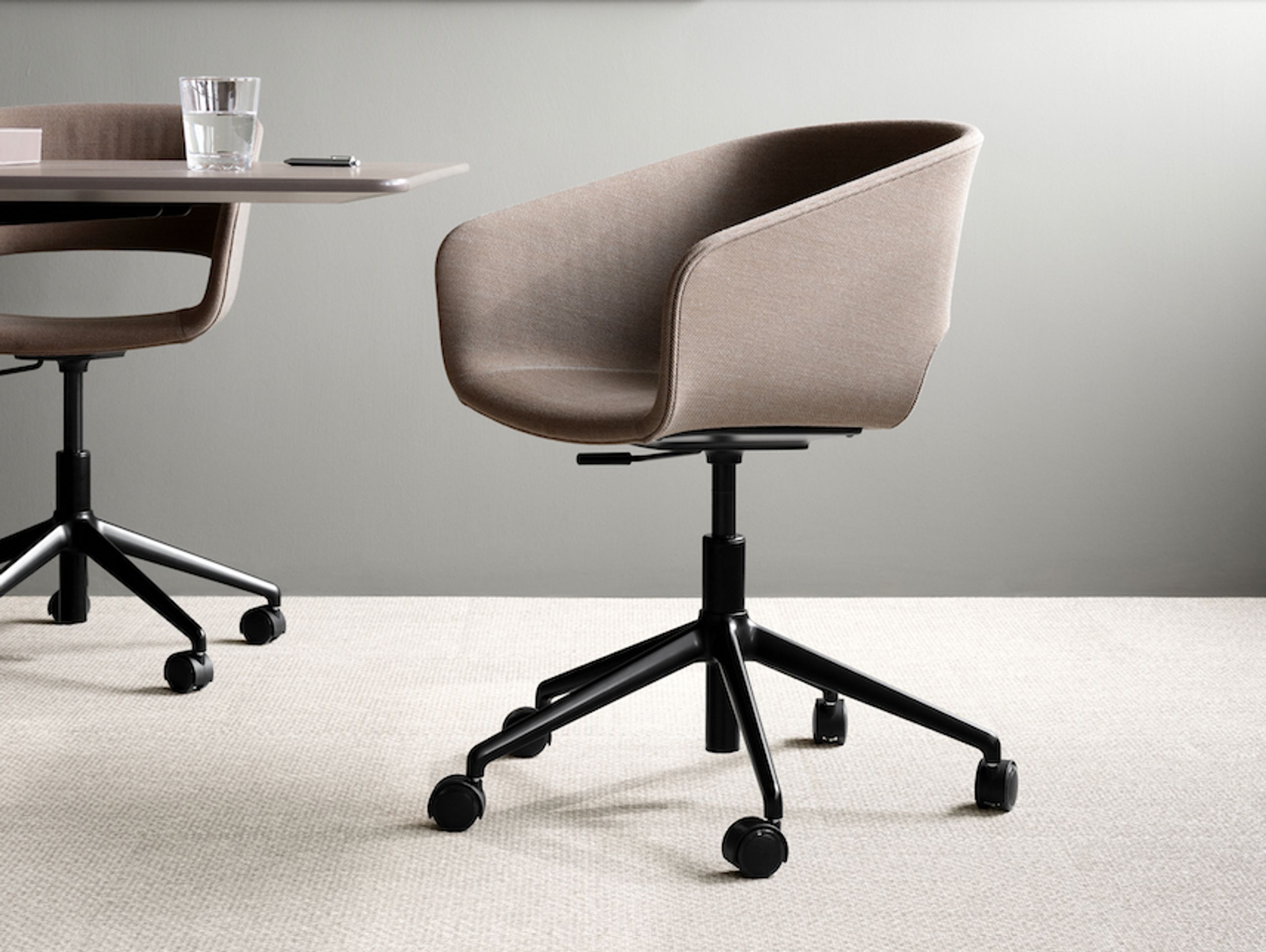 Montana - Chair - Marée 406 - Oat/Frame: Black