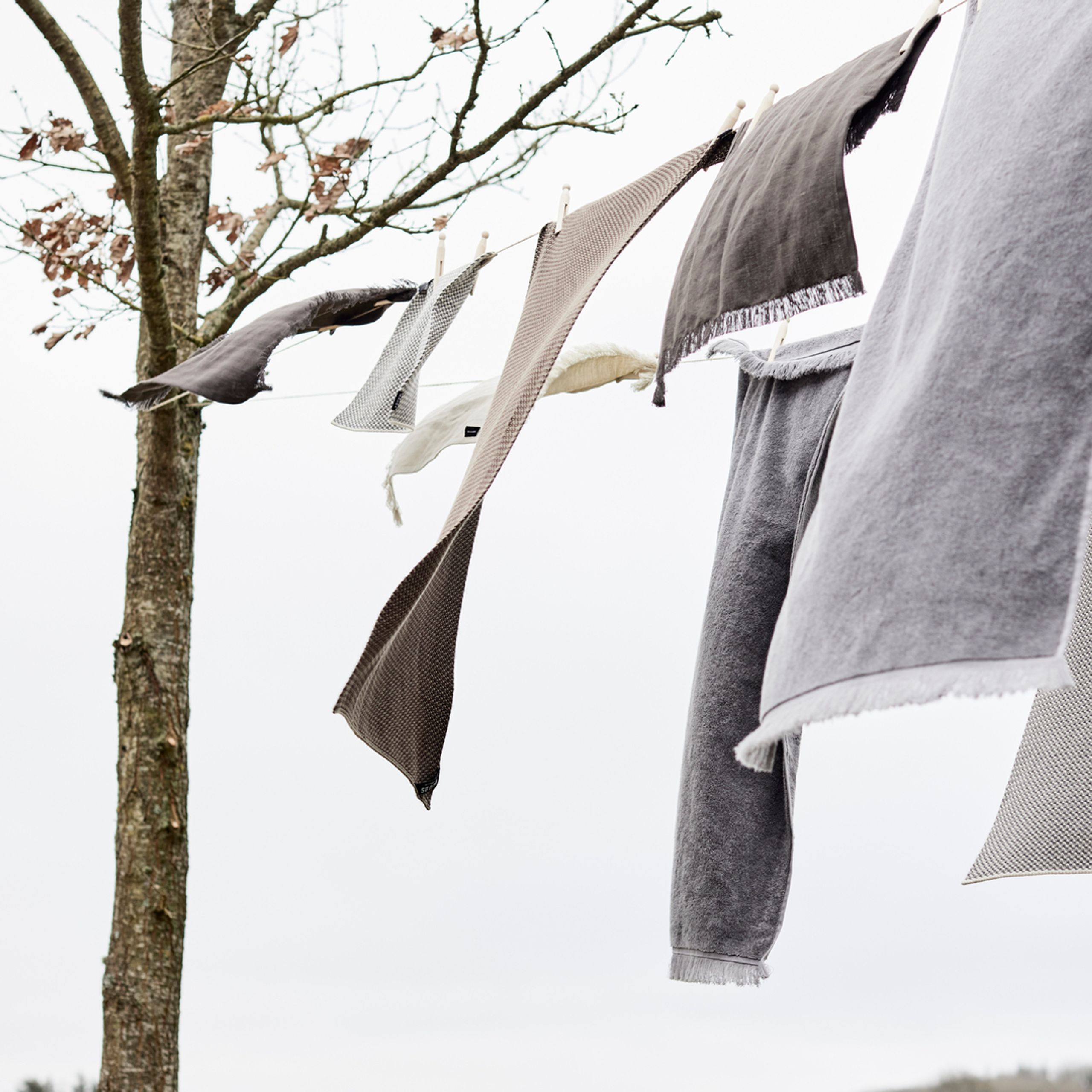 MUUBS - Handtuch - Aiho Towel - Grey