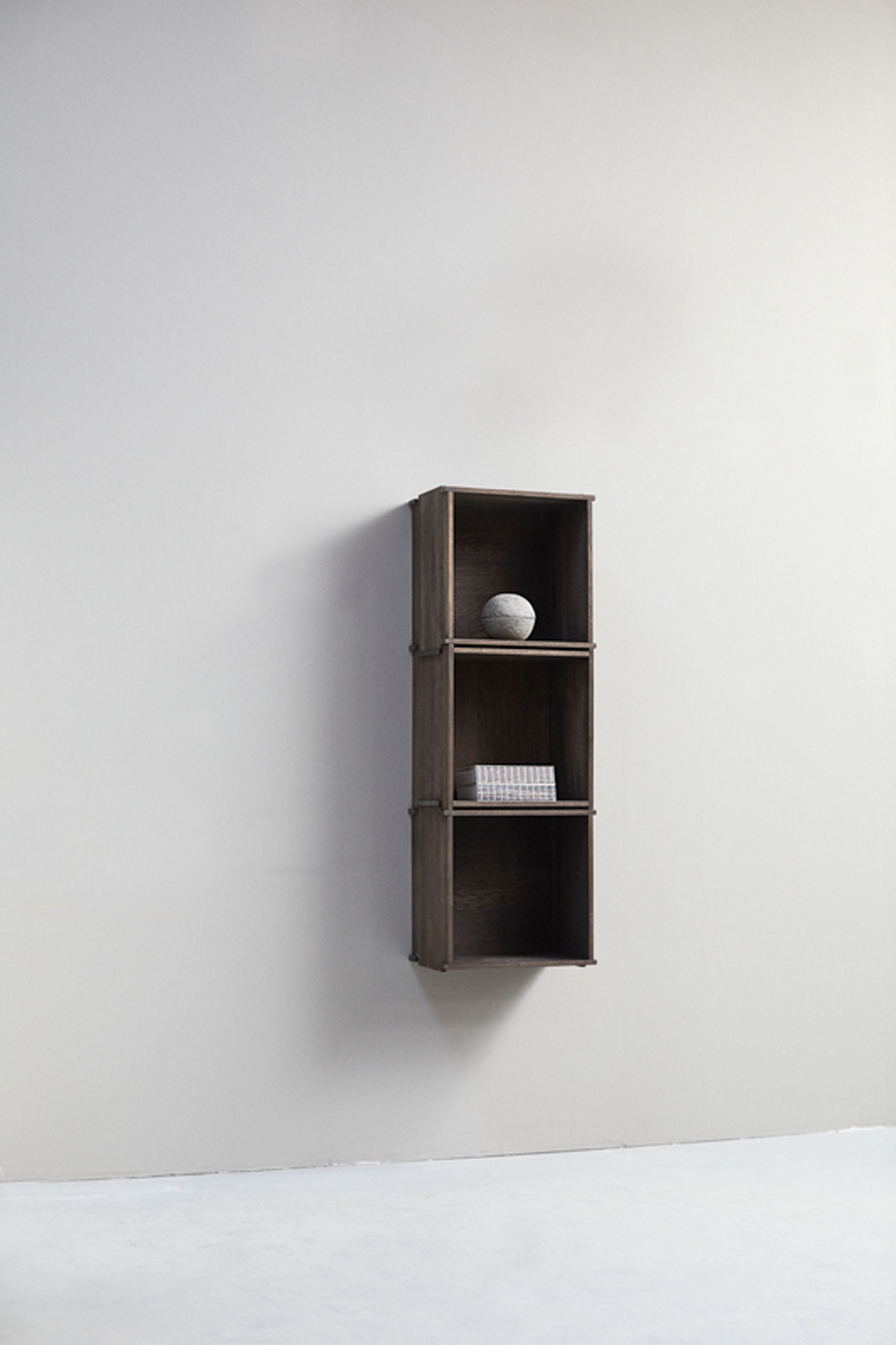 MUUBS - Shelving system - Blocks - Brun B44,8xH44,8xD30 cm