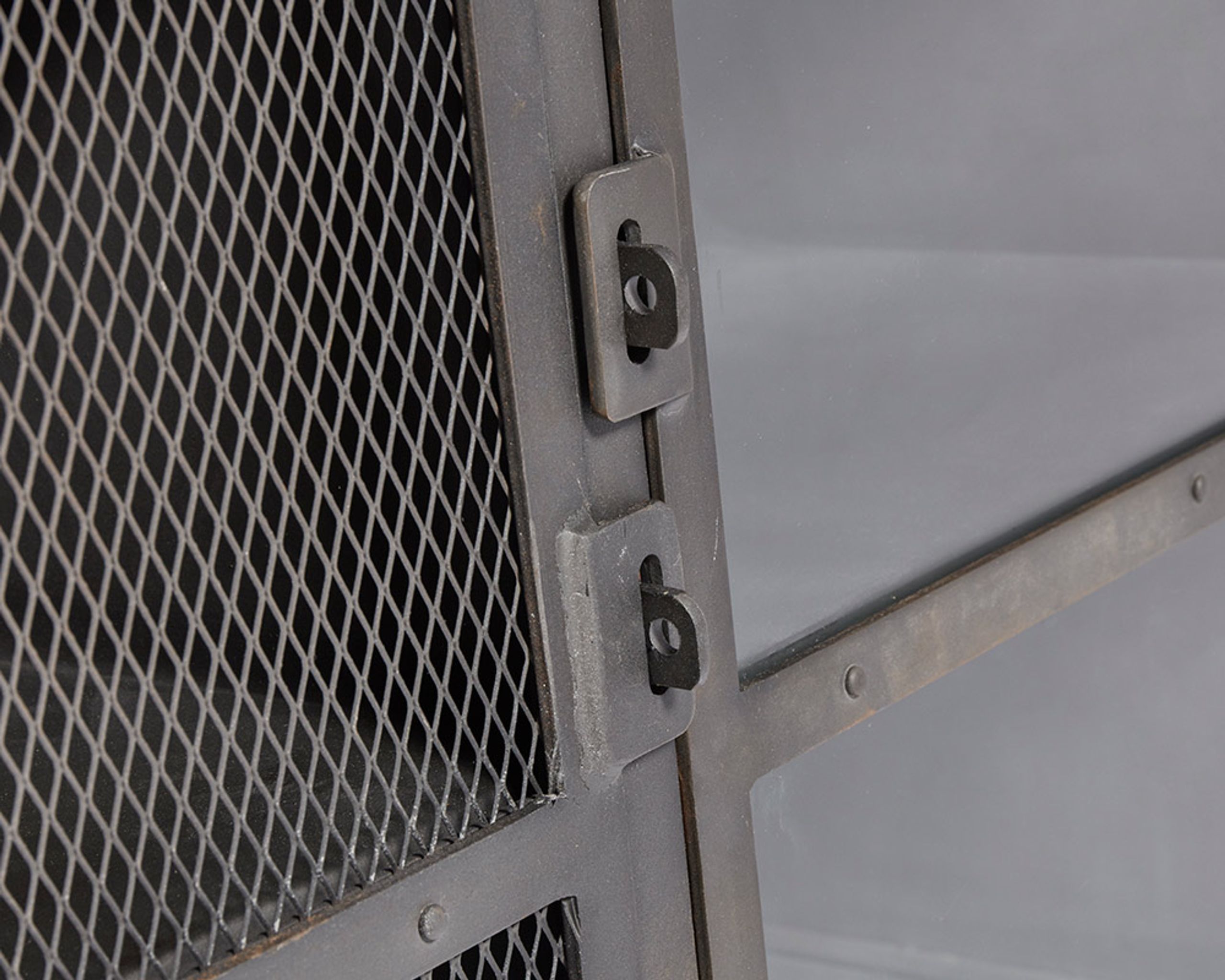 MUUBS - Skab - Barskab Bronx - Jern - Sort