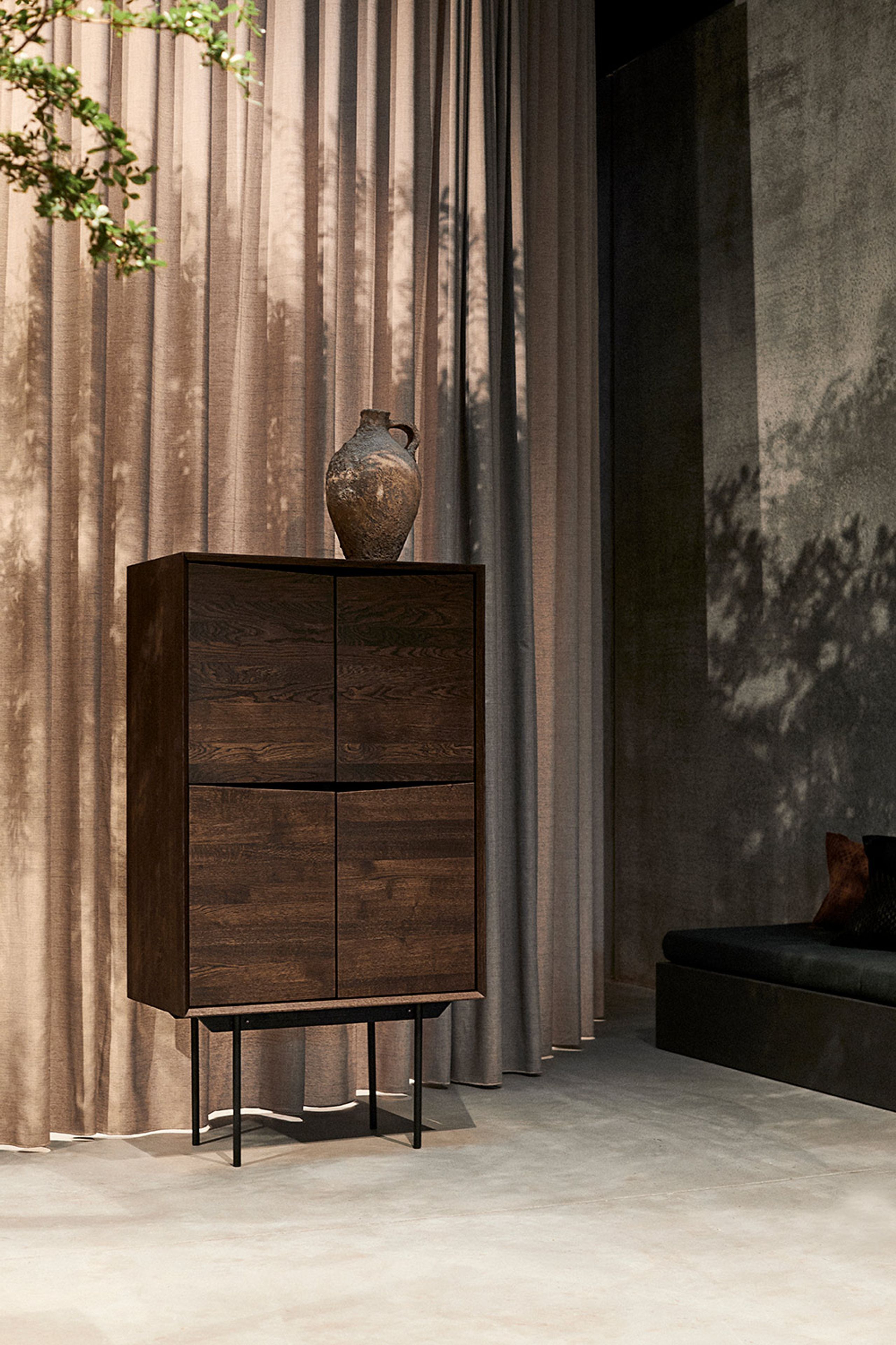 MUUBS - Cabinet - Cabinet high Wing - Solid oak