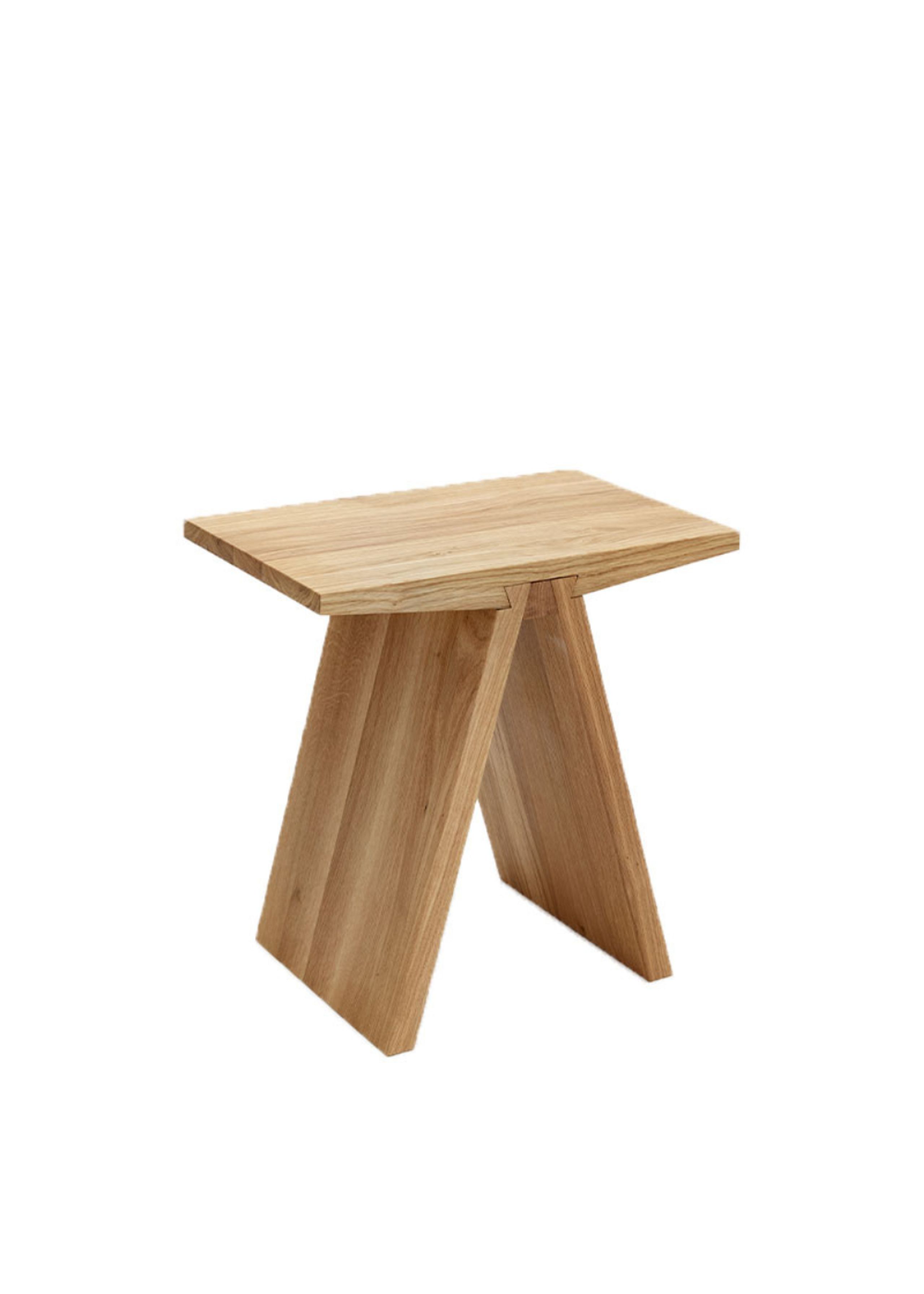 MUUBS - Stool - Taburet Angle - Natur/olie