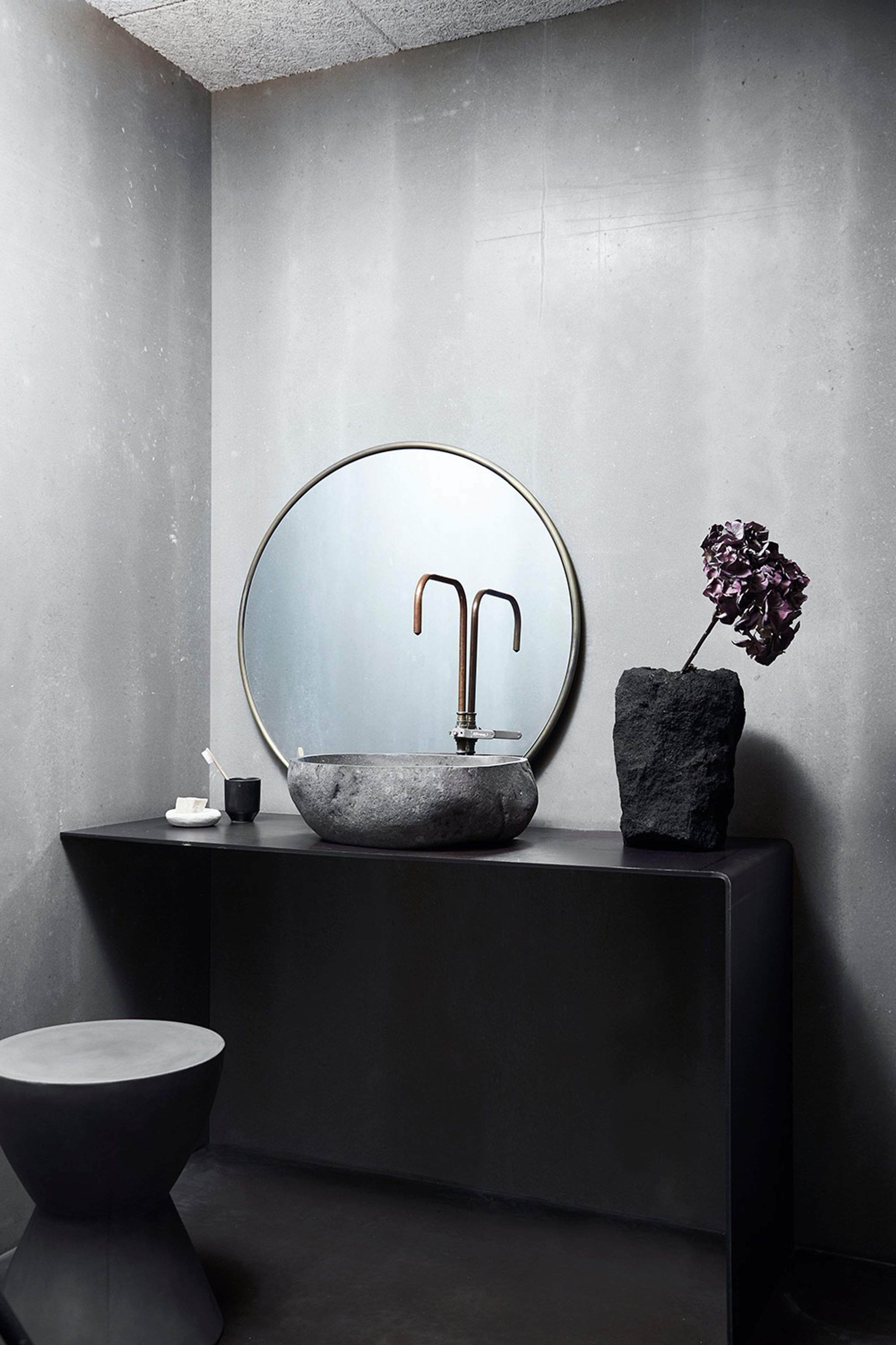 MUUBS - Spiegel - Wall mirror around Copenhagen - Large - Black