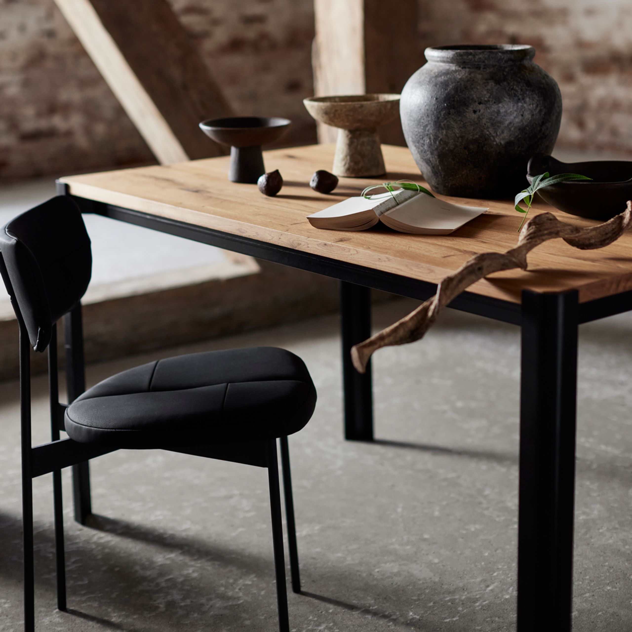 MUUBS - Dining chair - Oni - Sort