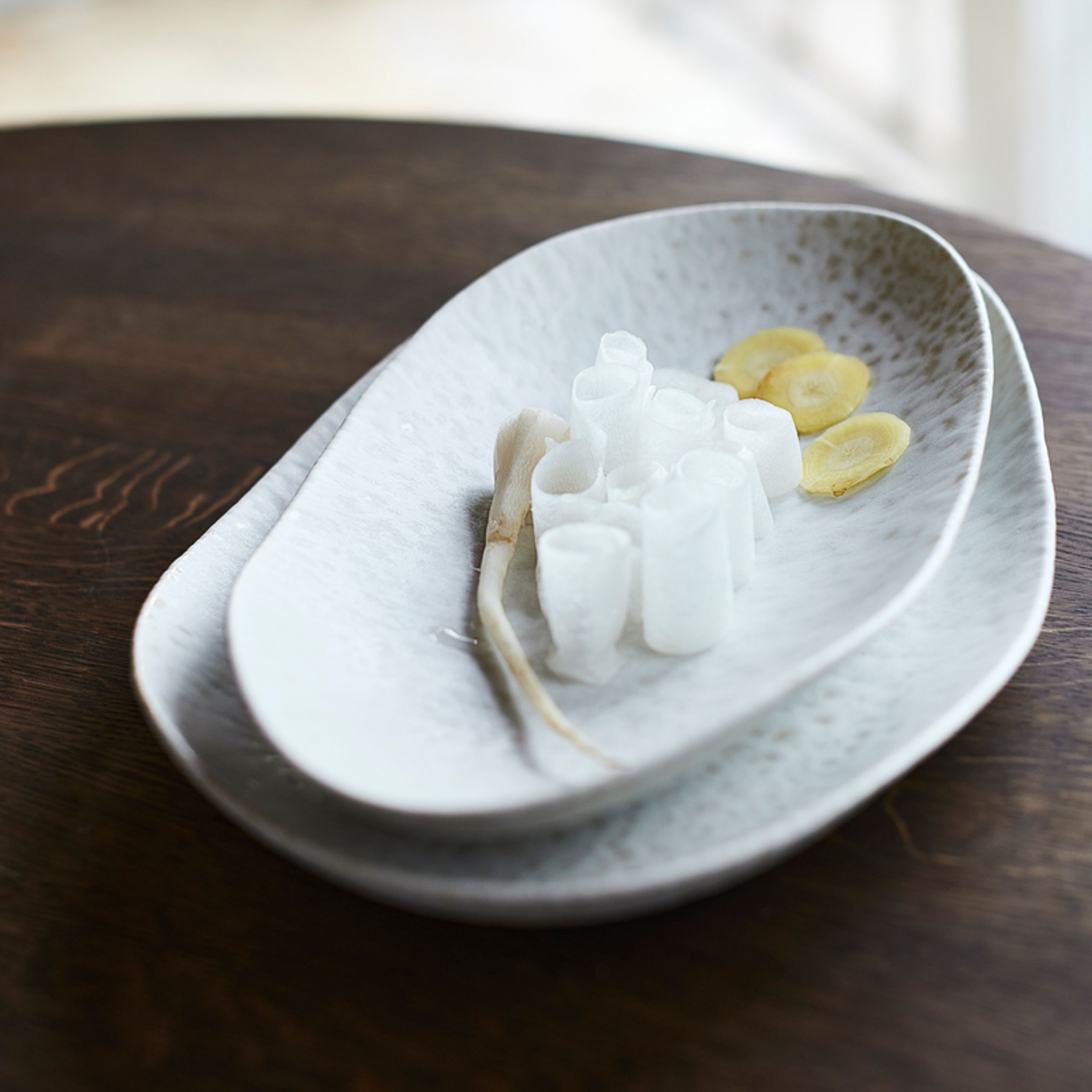 MUUBS - Plate - Tega Plate - Creme