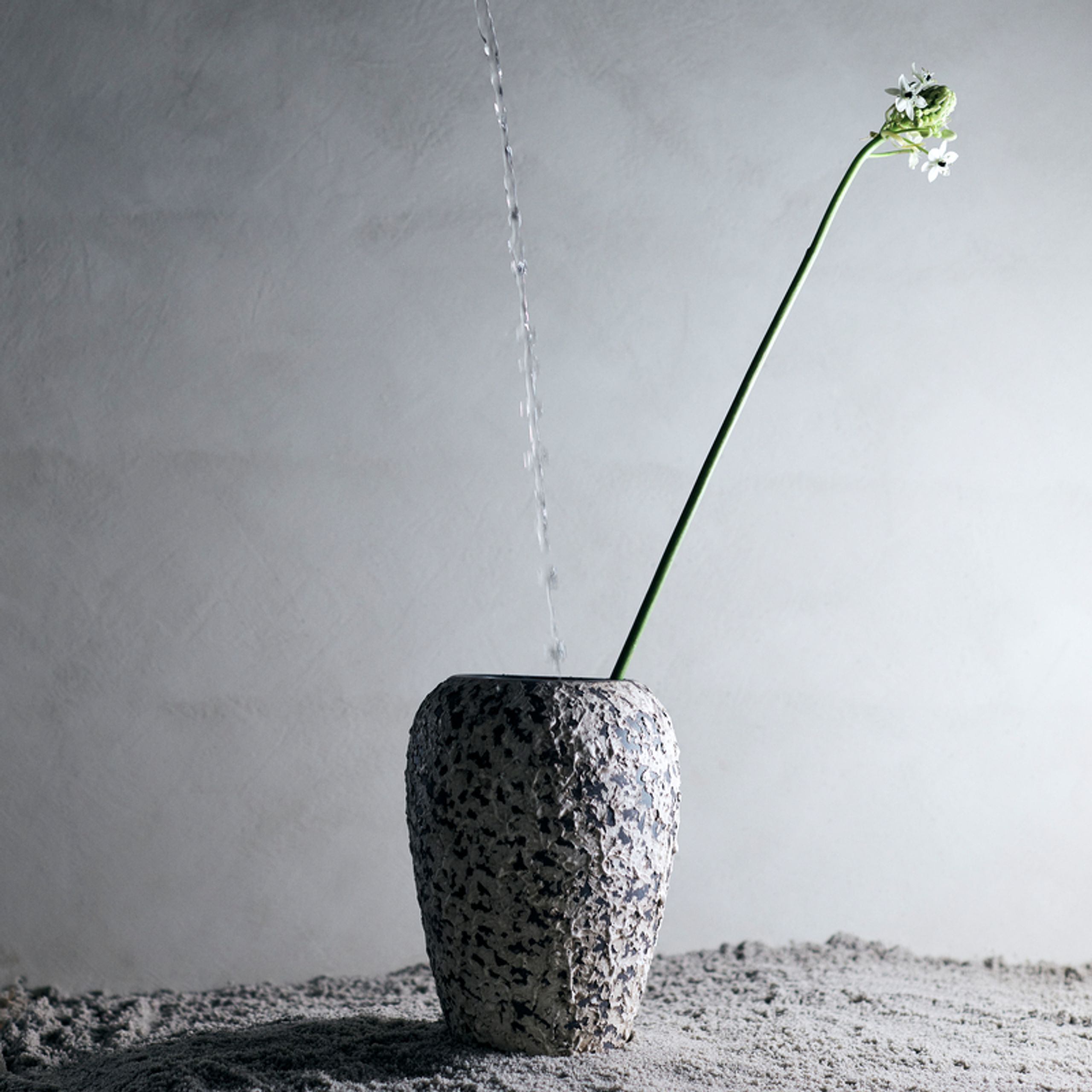 MUUBS - Vase - a - Antique White