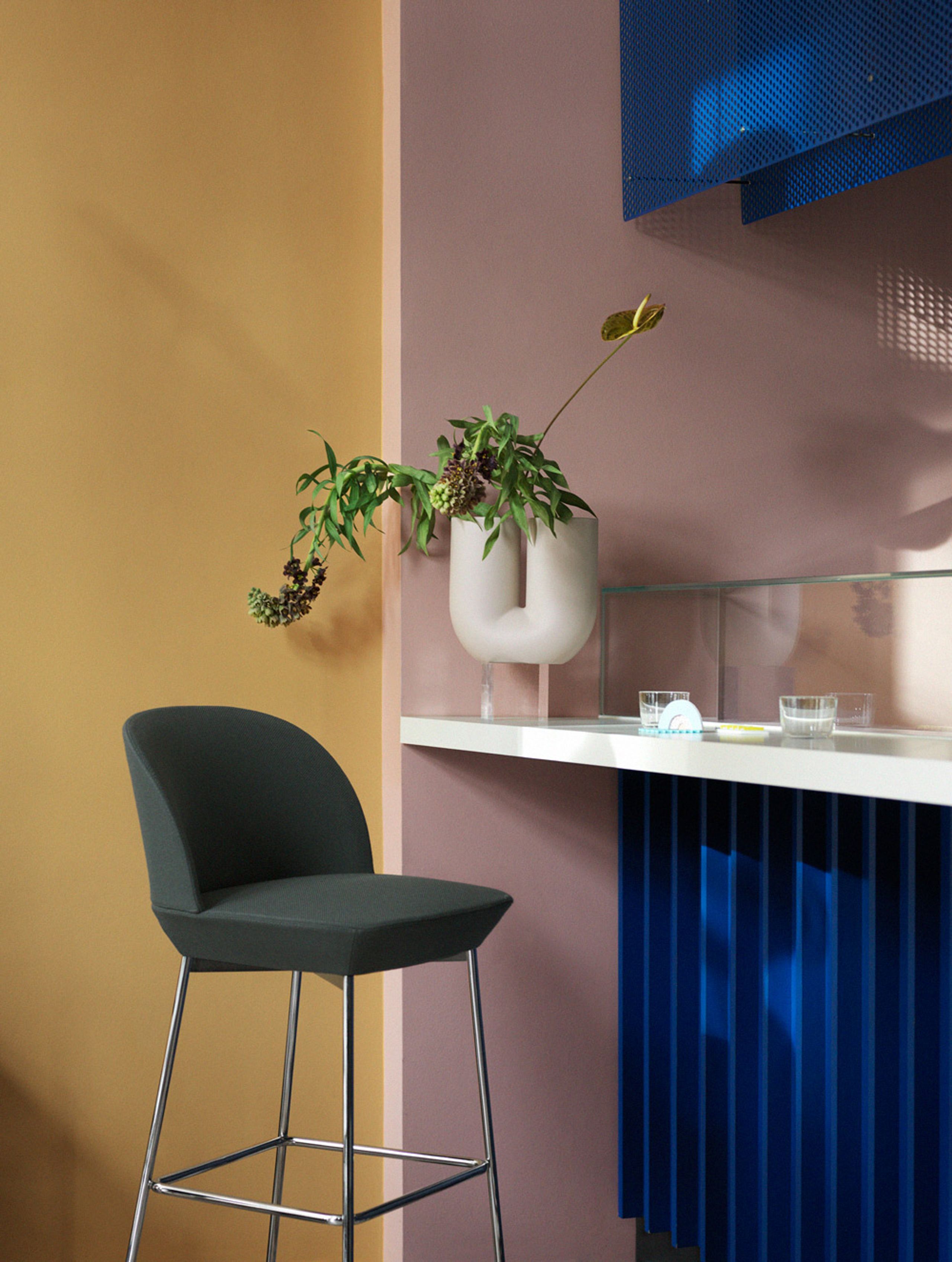 Muuto - Banco de bar - Oslo Bar Chair - Anthracite Black / Still 161