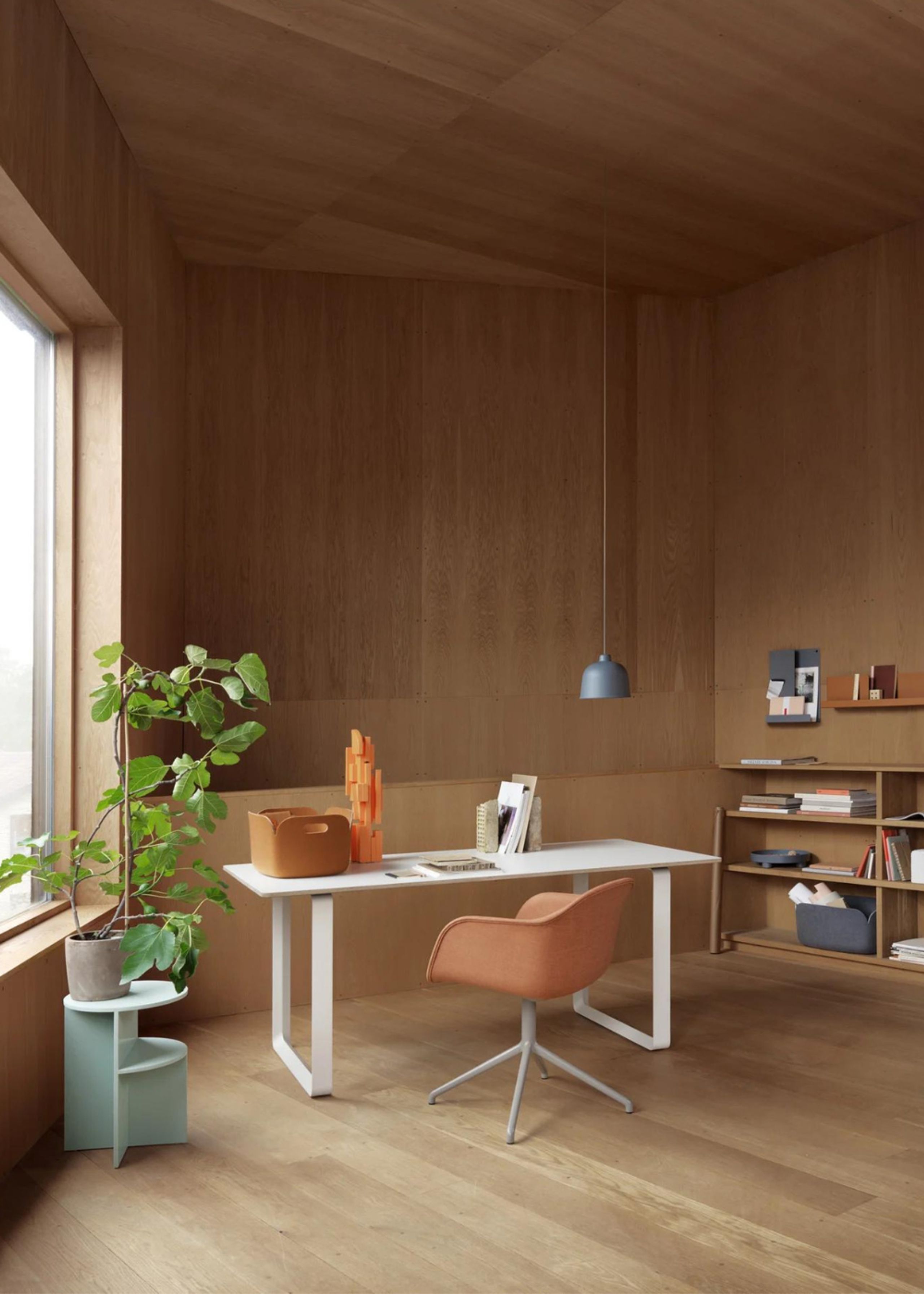 Muuto - Tisch - 70/70 Table - White Laminate Sand