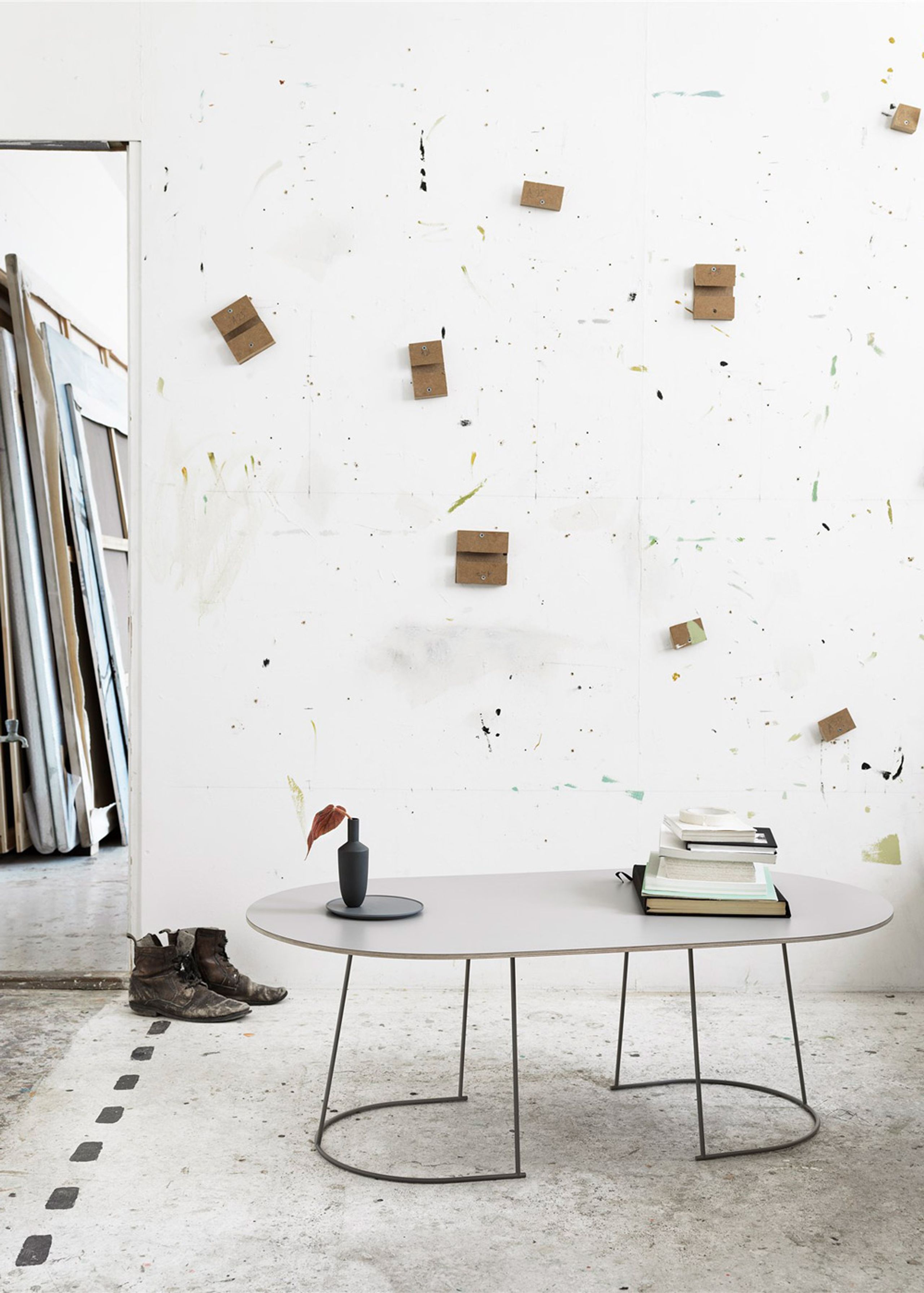 Muuto - Table - Airy Coffee Table Large - Grey