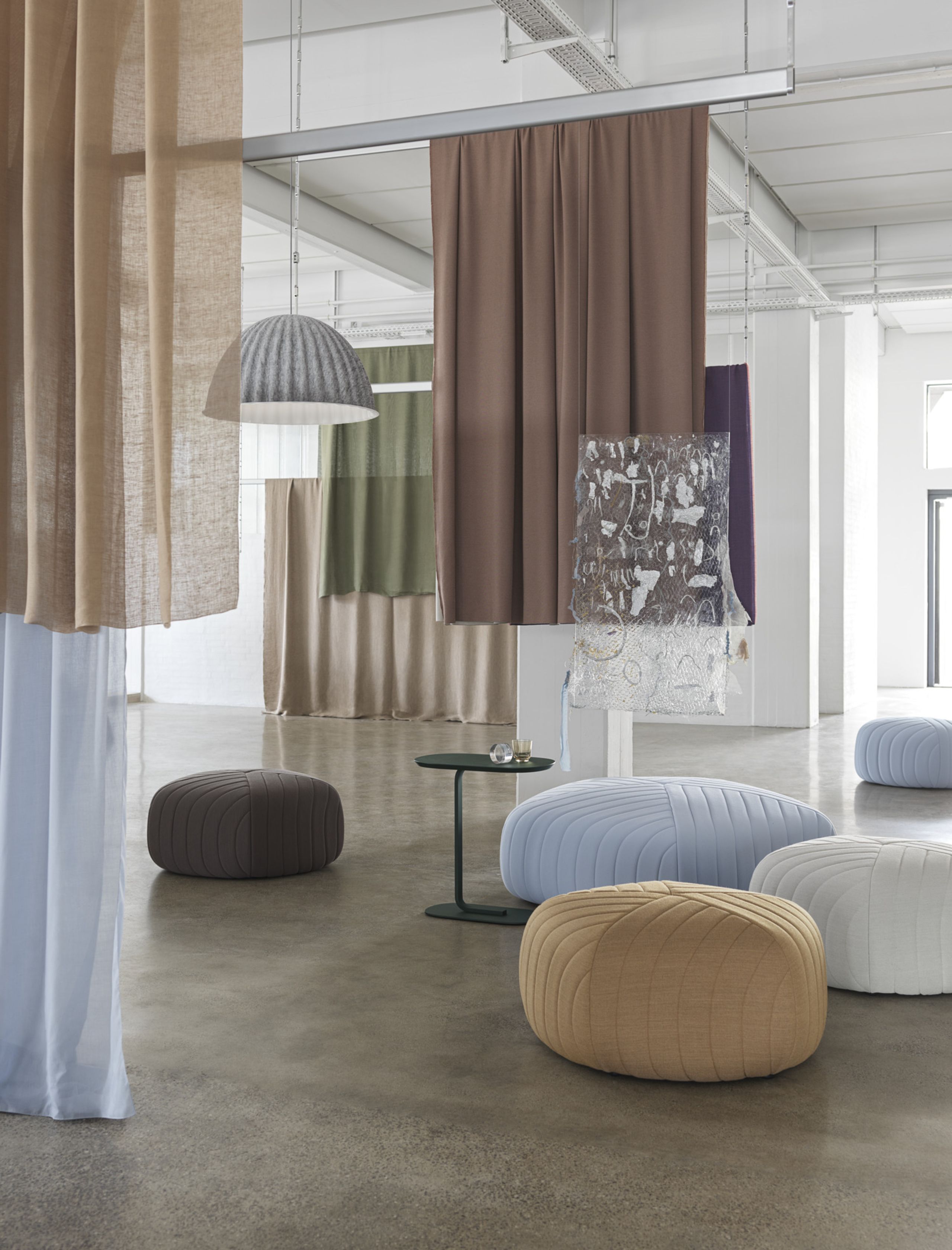 Muuto - Table - Relate sidetable - Off-White