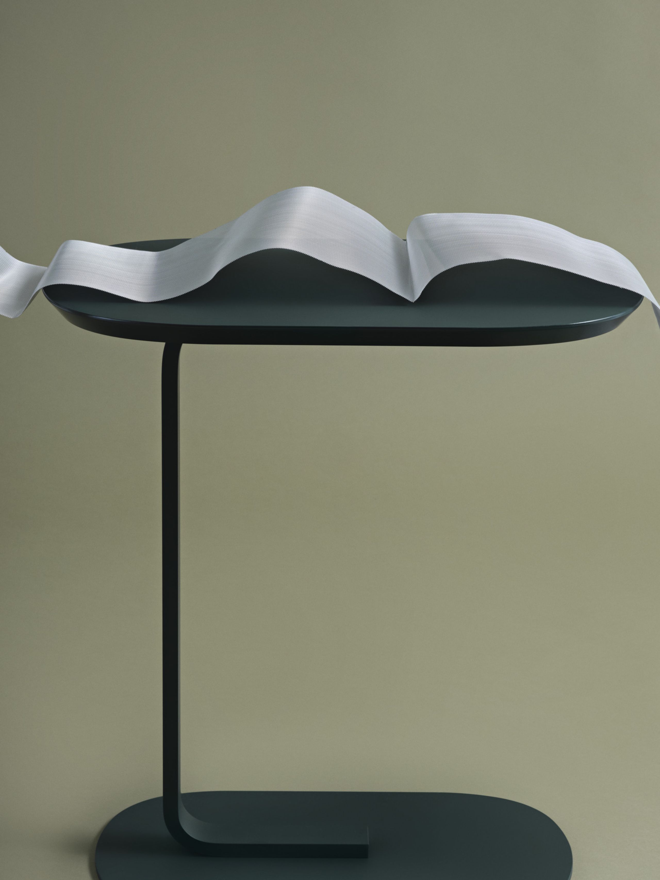 Muuto - Tisch - Relate sidetable - Black