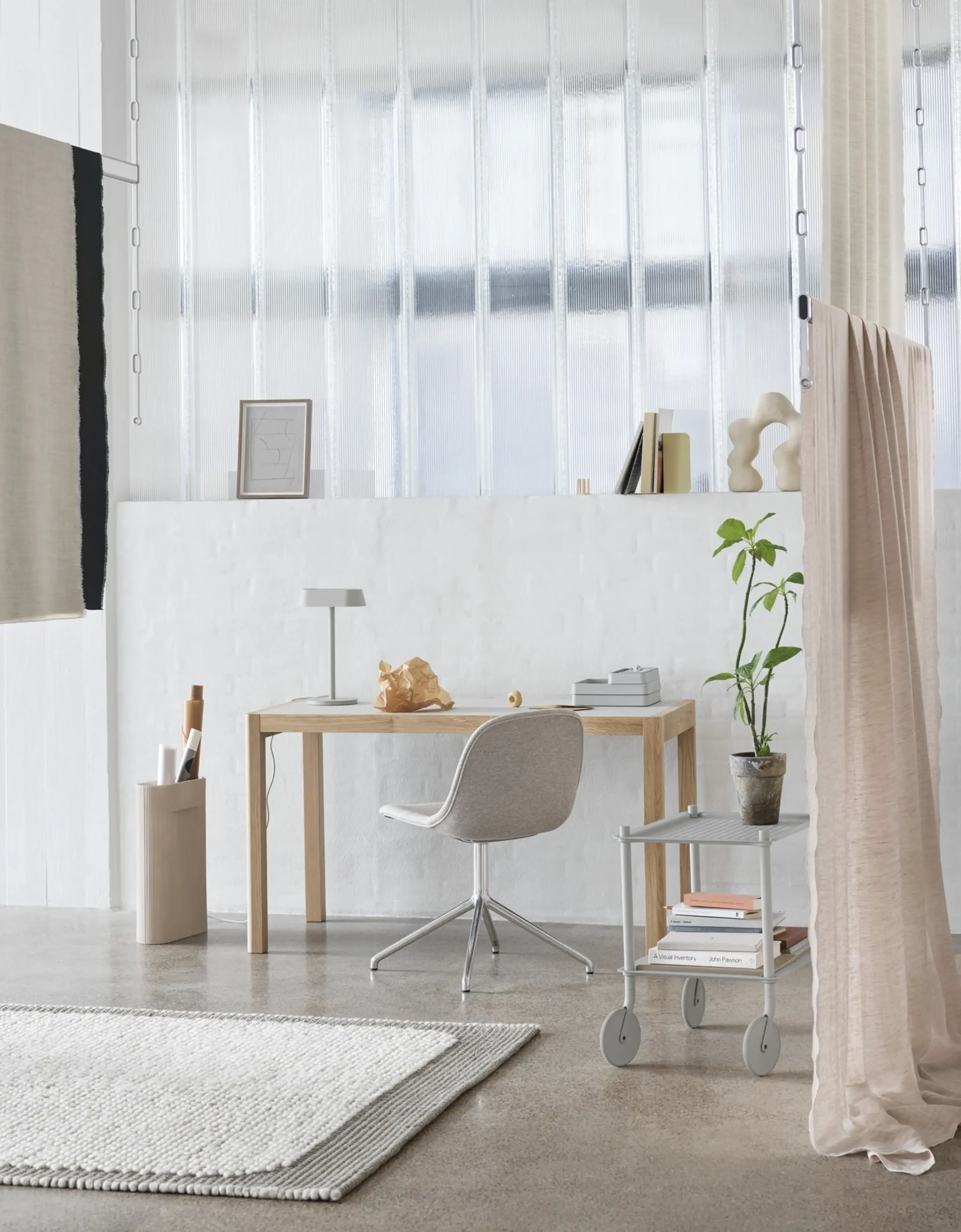 Muuto - Table - Workshop Table - Muuto - Warm Grey Linoleum/Oak - Large