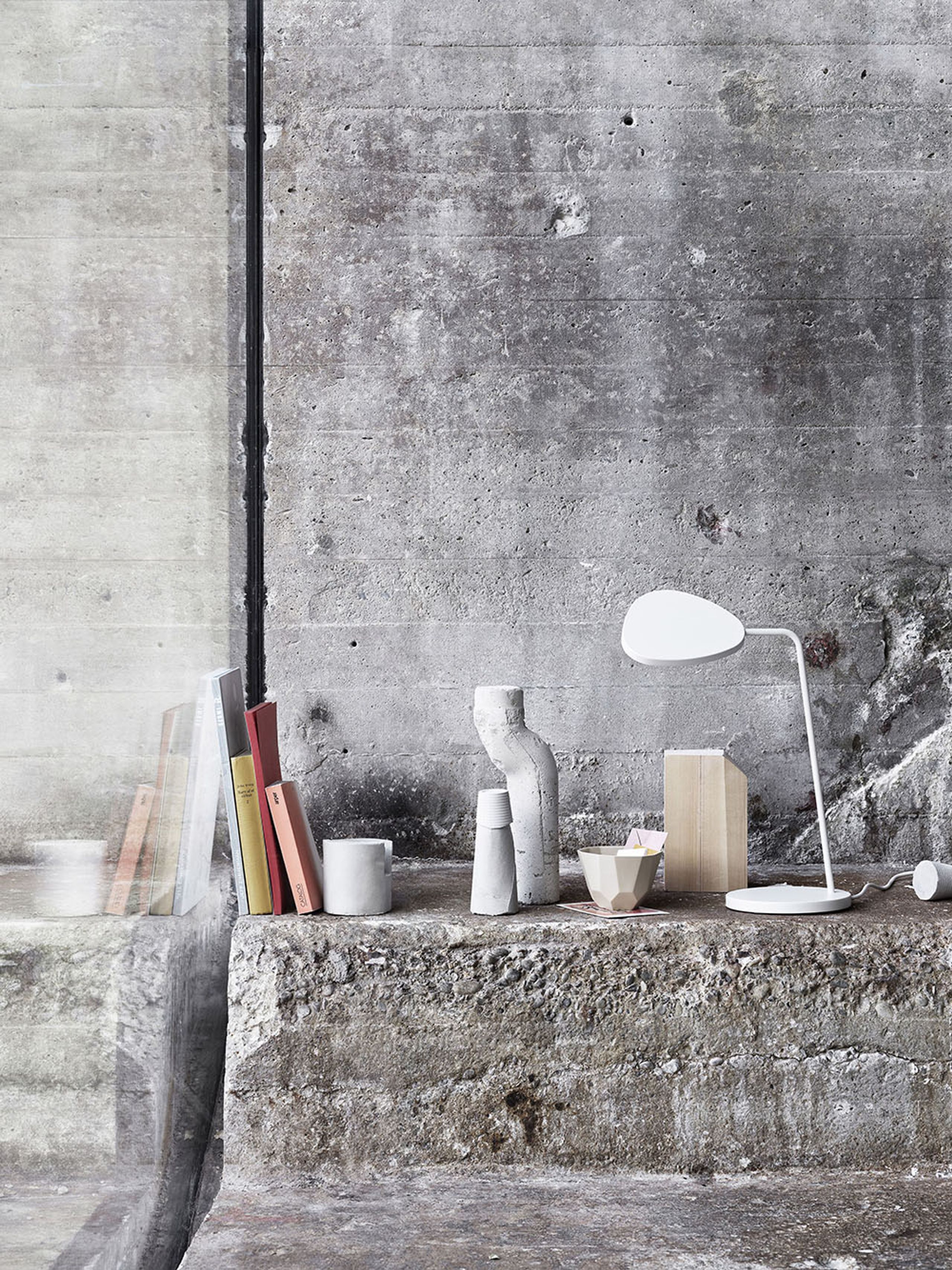 Muuto - Bordlampe - Leaf Bordlampe - Grå