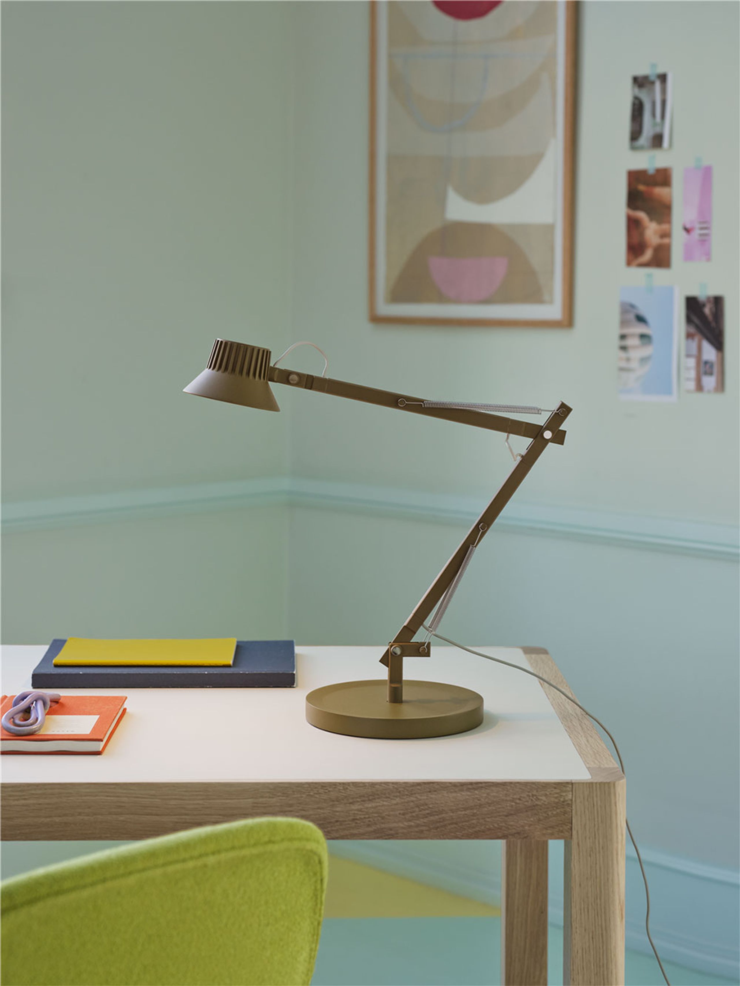 Muuto - Table Lamp - Dedicate Table Lamp - L2 - Brown Green