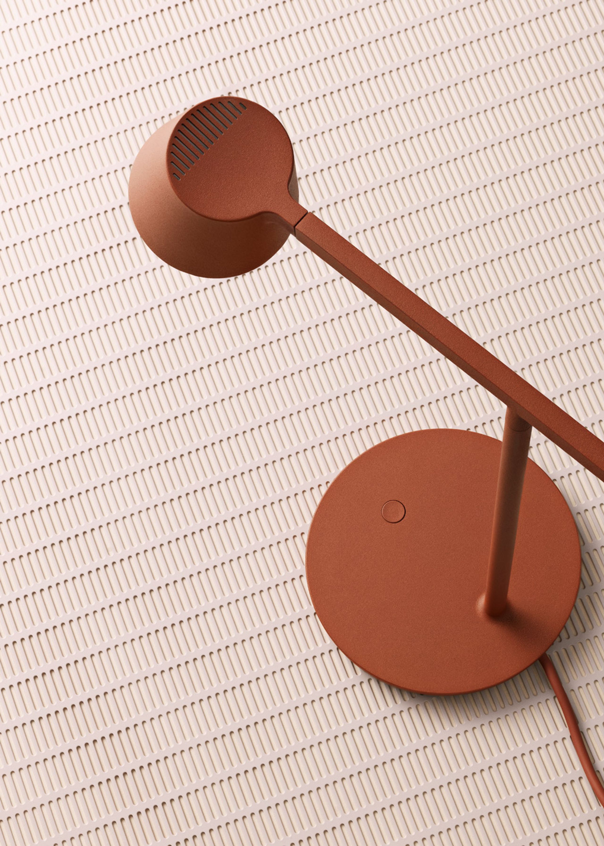 Muuto - Bordlampe - Tip Bordlampe - Kobber