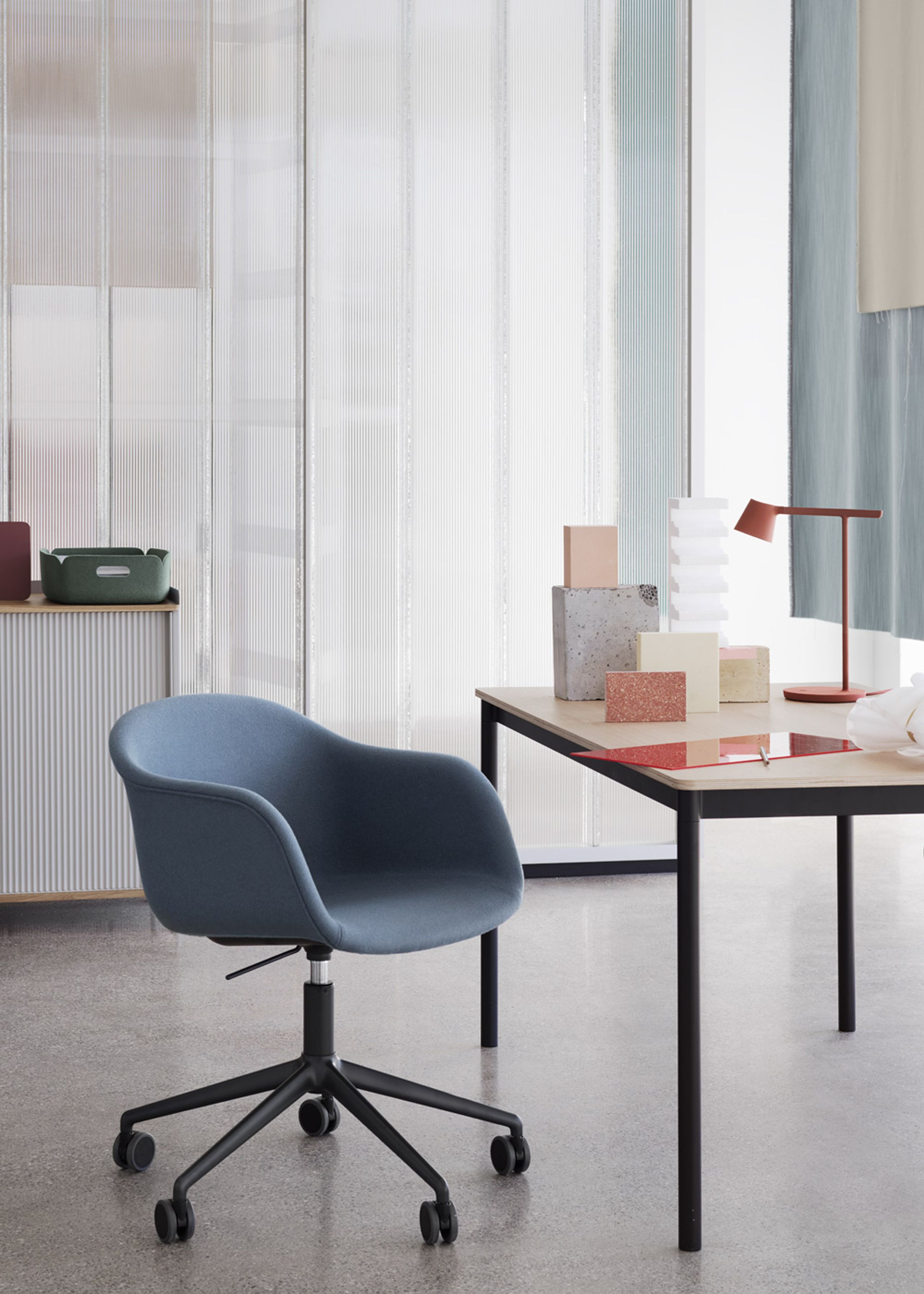 Muuto - Bordlampe - Tip Bordlampe - Kobber