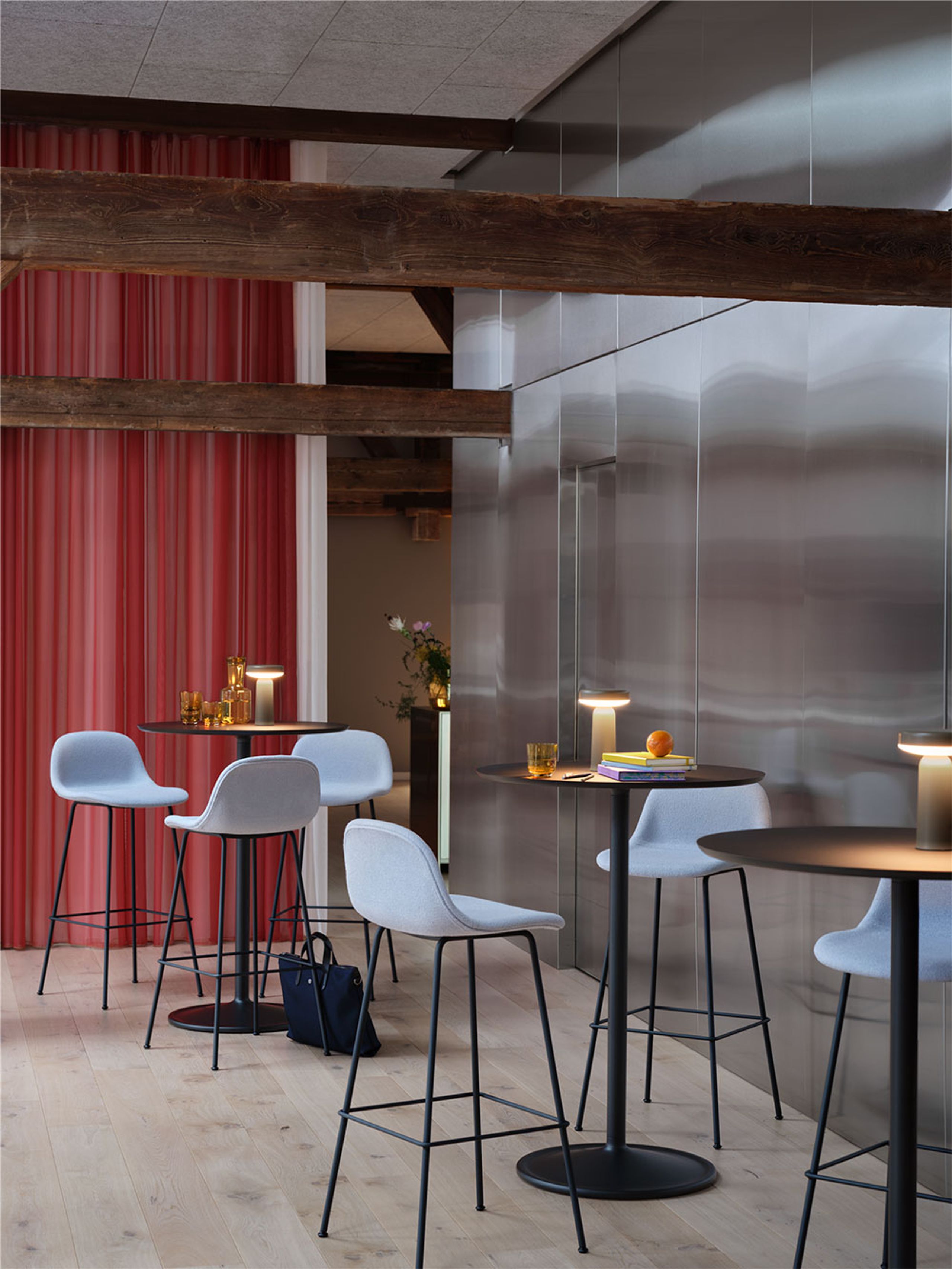 Muuto - Cafe-table - Soft Café Table - Grey Linoleum/Grey