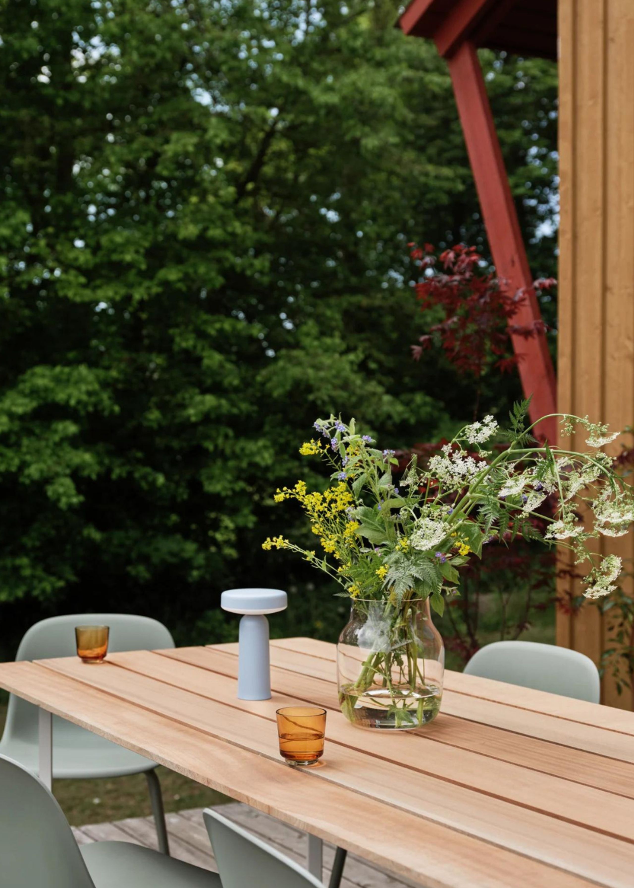 Muuto - Garden table - 70/70 Outdoor Table - Sapele Mahogany/Grey