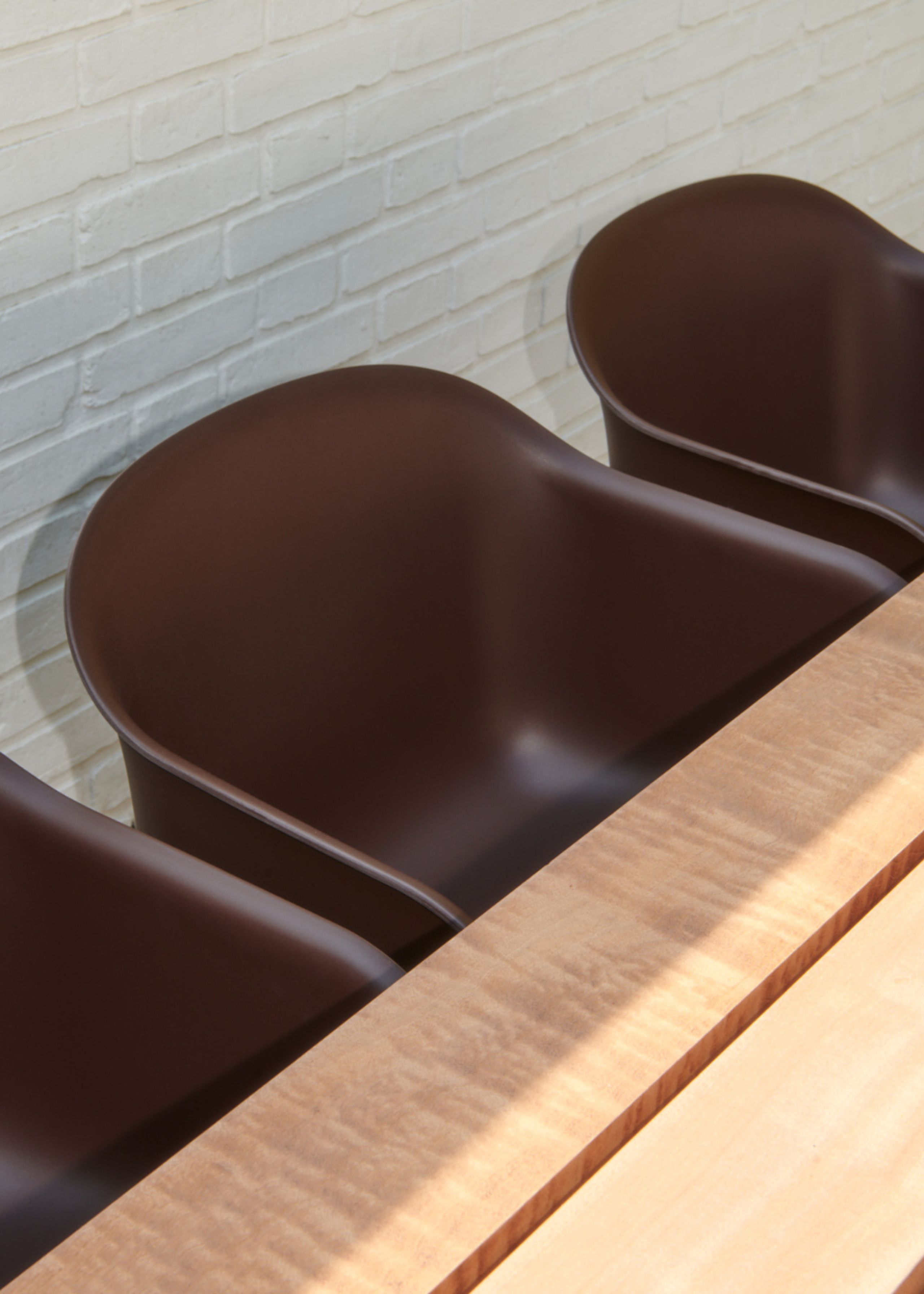 Muuto - Zahradní židle - Fiber Outdoor Armchair - Anthracite Black