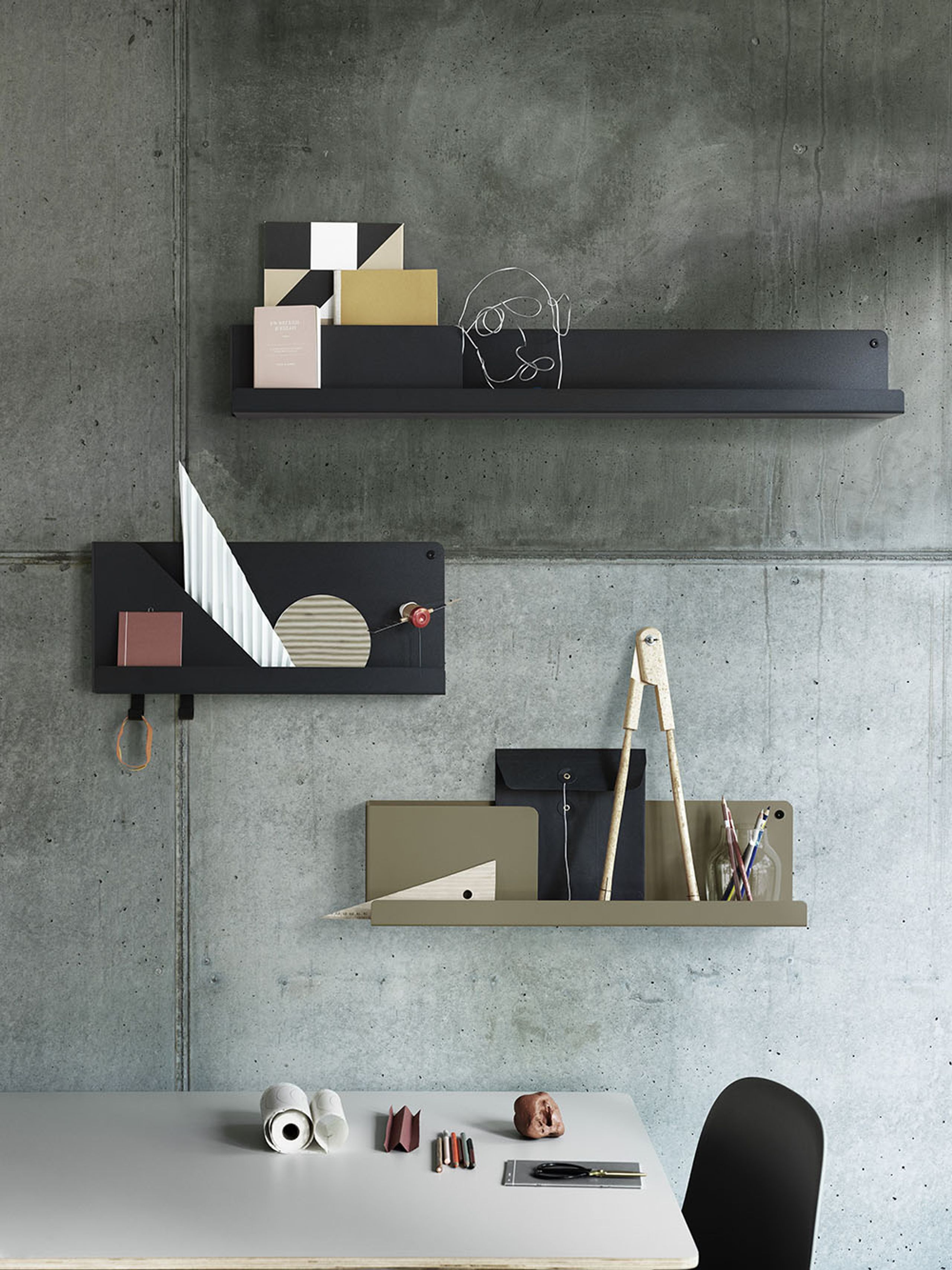 Muuto - Hylde - Folded Shelves - Grå L96
