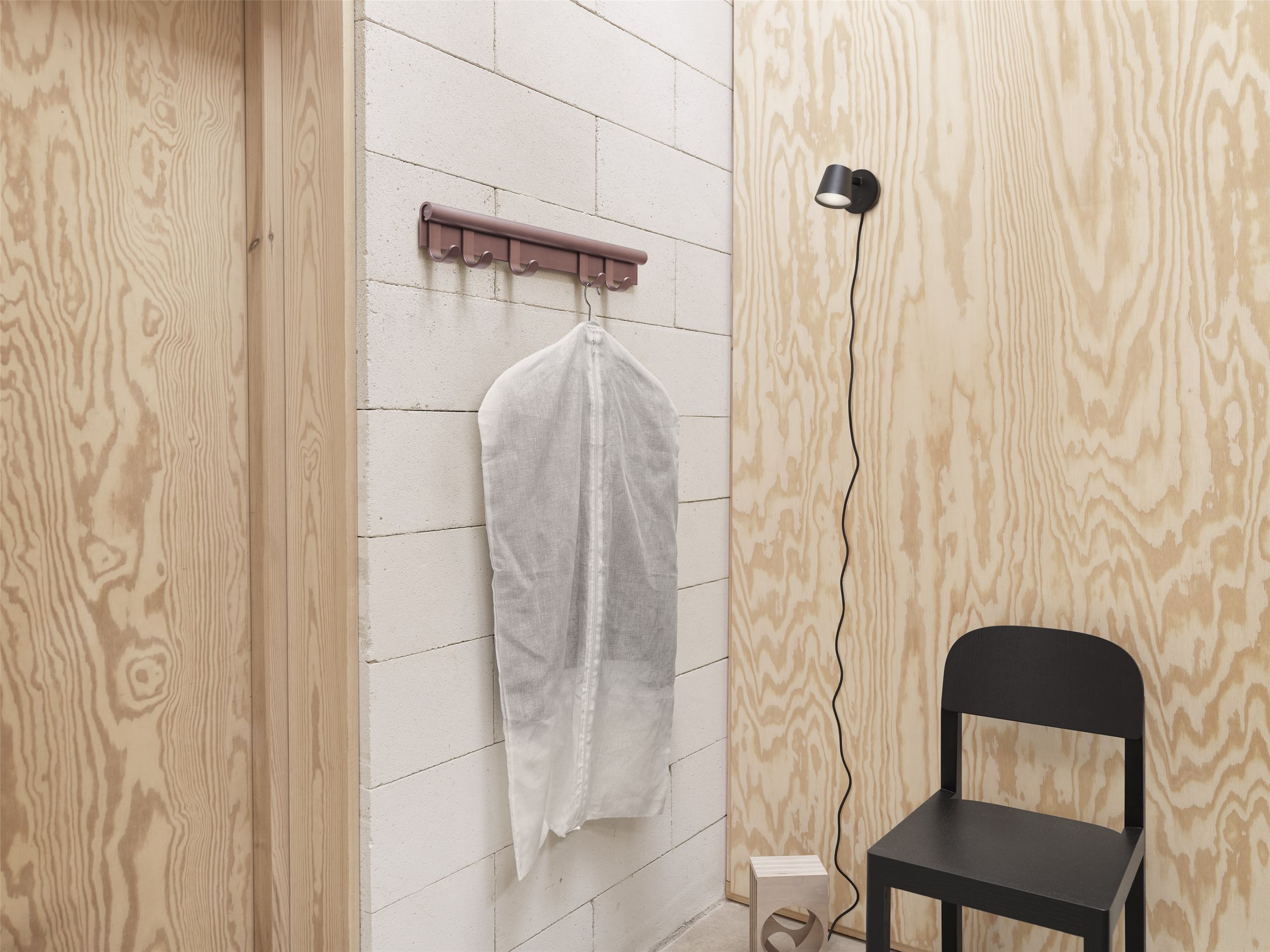 Muuto - Knager - Coil Coat Rack - Plum Small