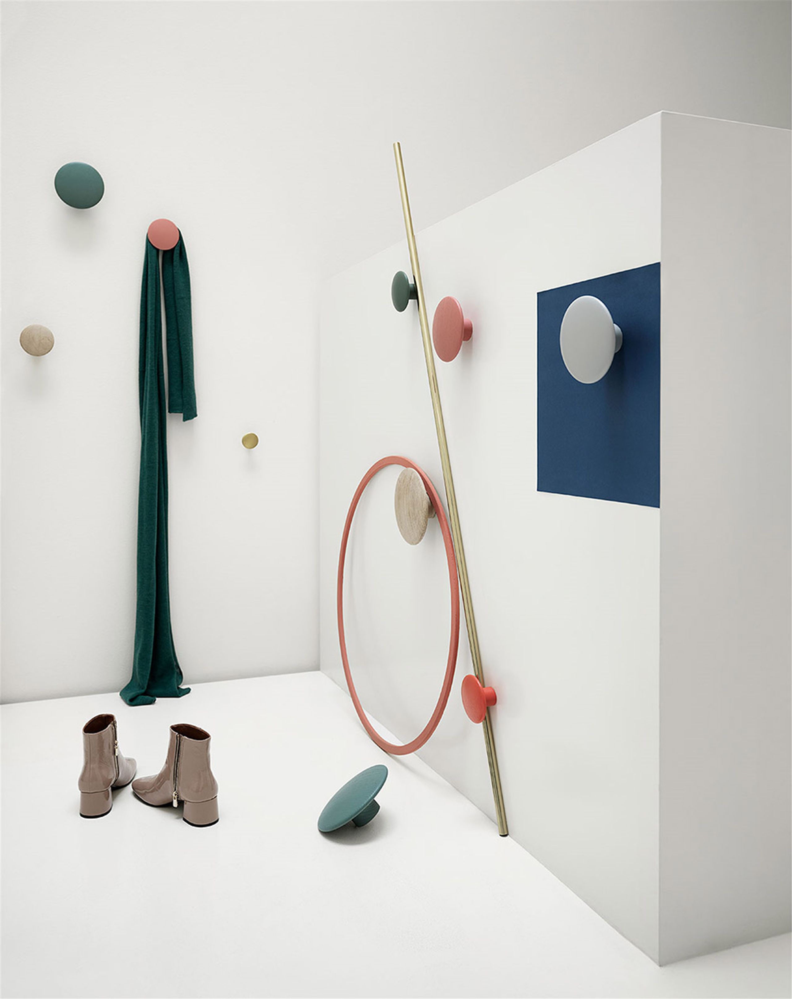 Muuto - Knager - The Dots - Small - Grey