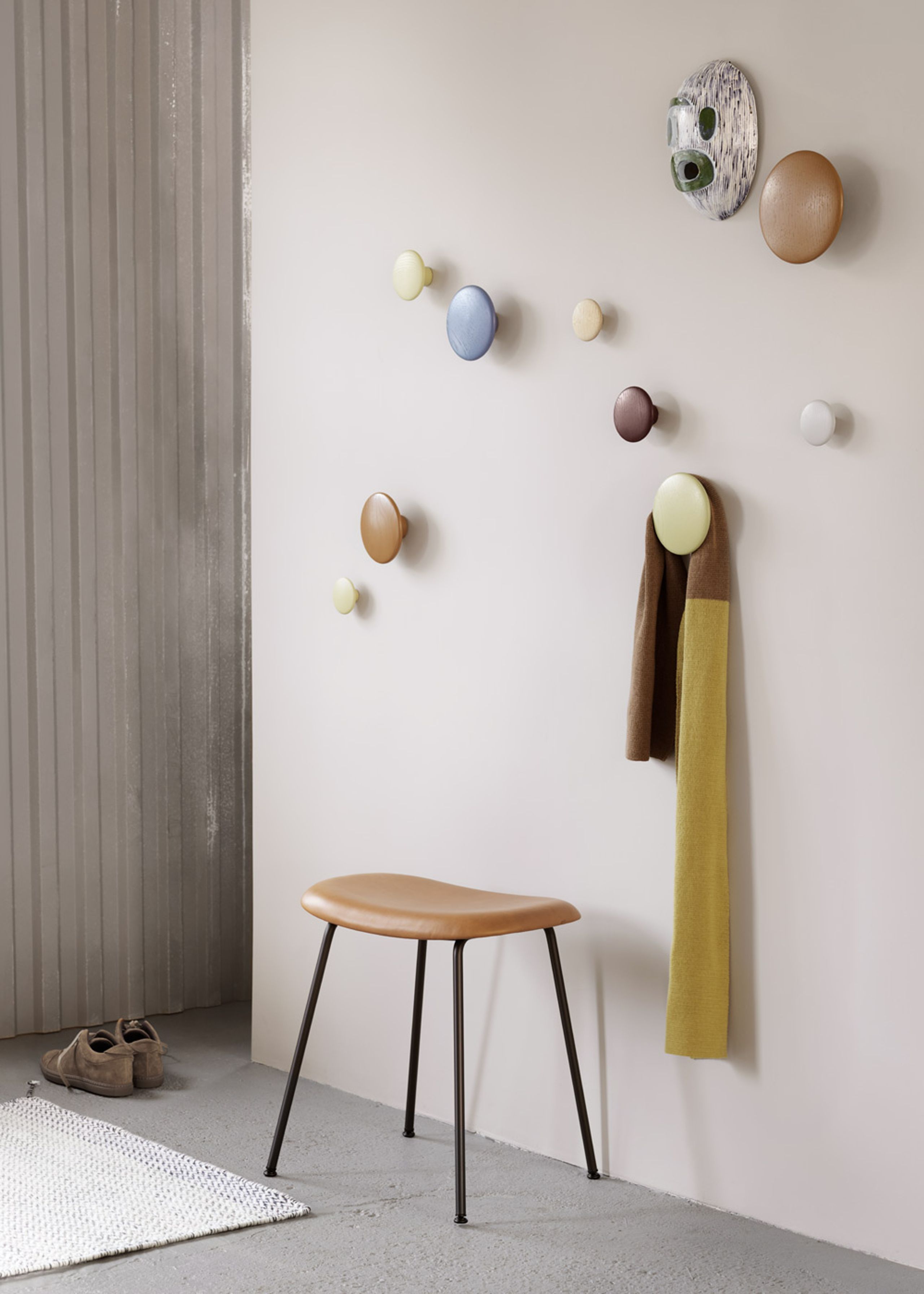 Muuto - Haken - The Dots - Small - Burgundy