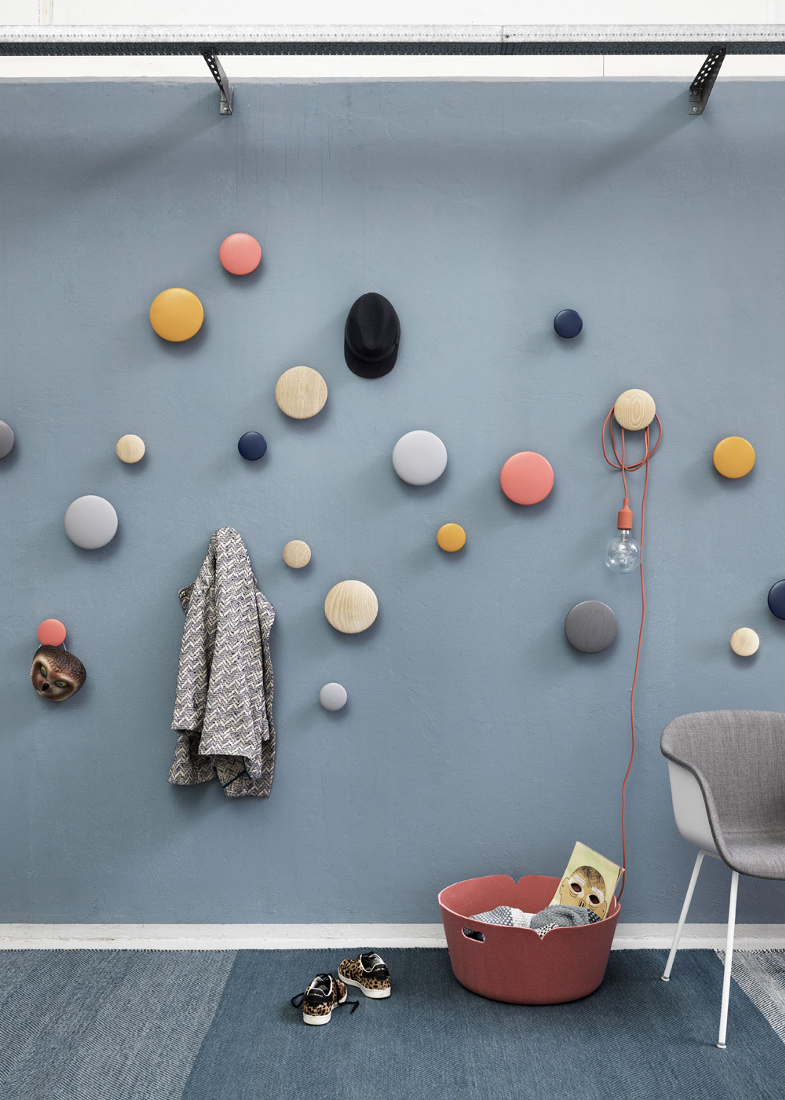 Muuto - Haken - The Dots - Small - Burgundy